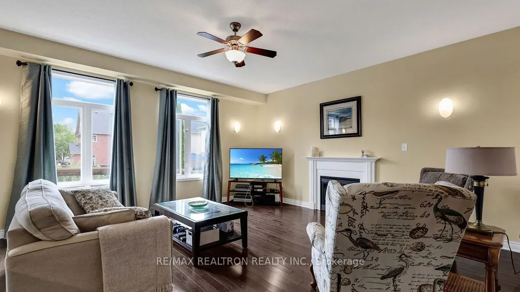 96 Piper Crescent