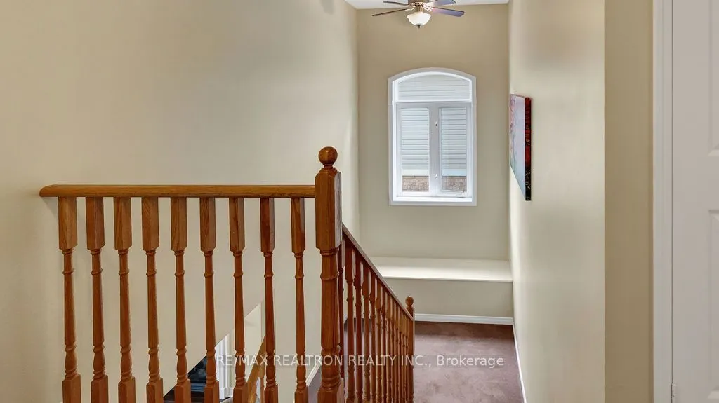 96 Piper Crescent