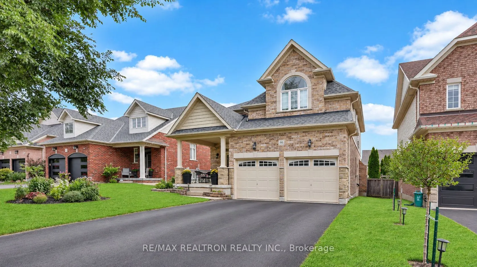 96 Piper Crescent