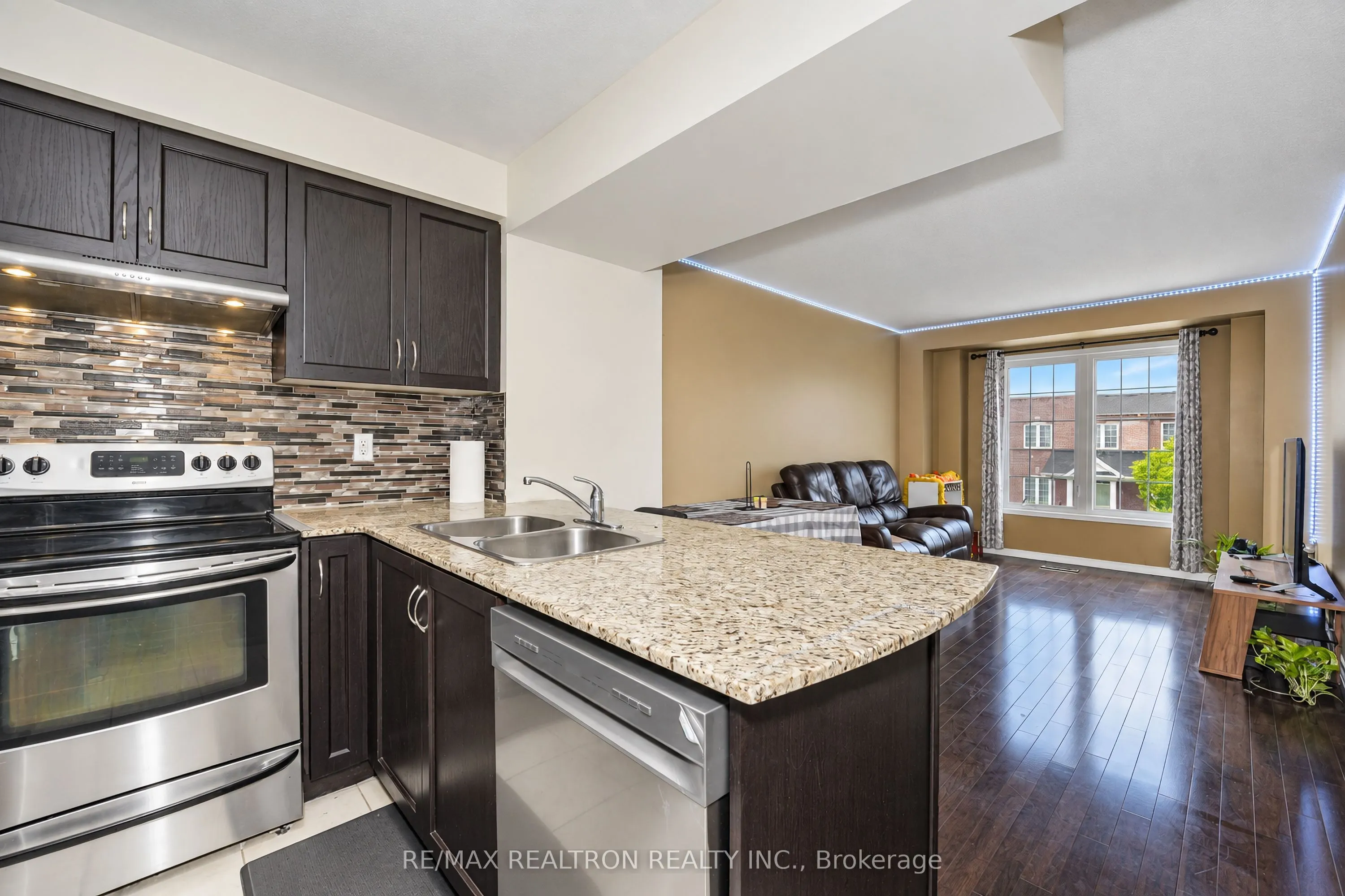 15 Blunden Road