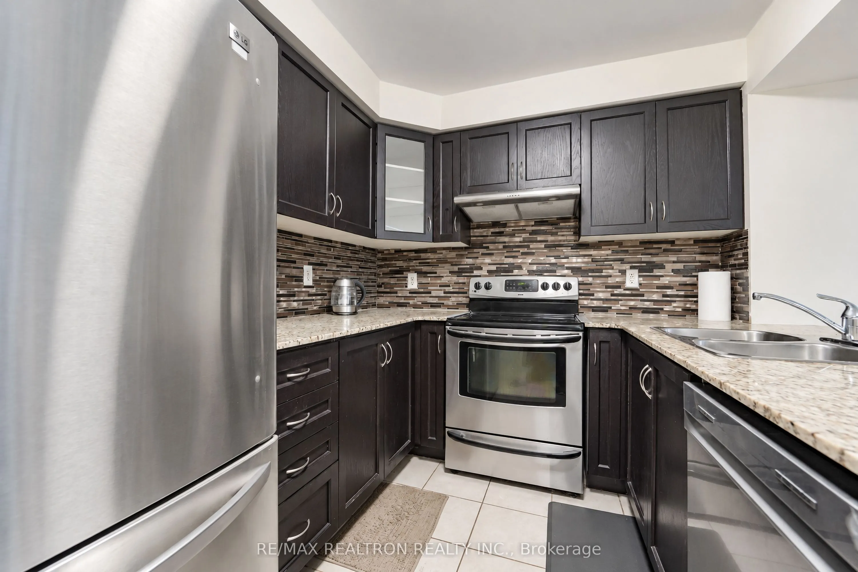 15 Blunden Road