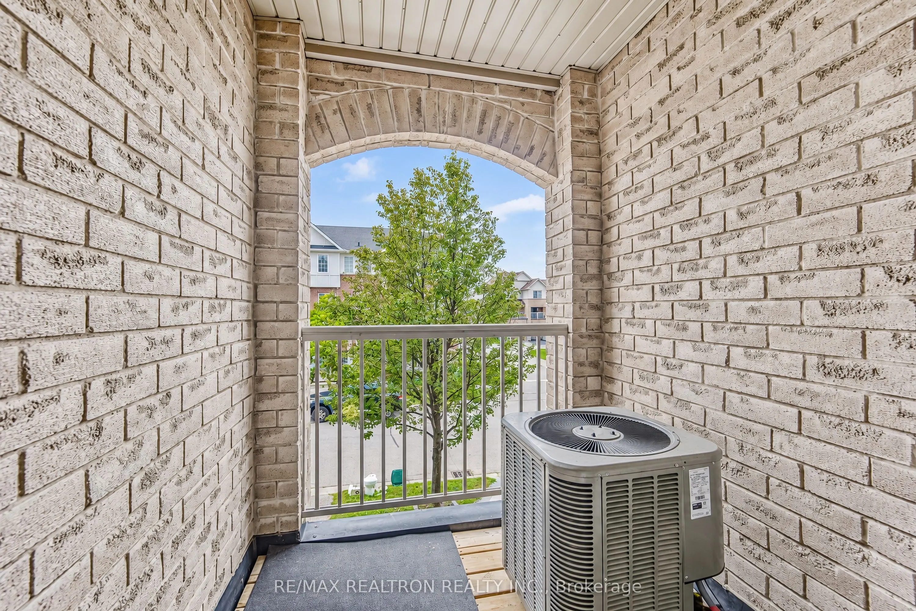 15 Blunden Road
