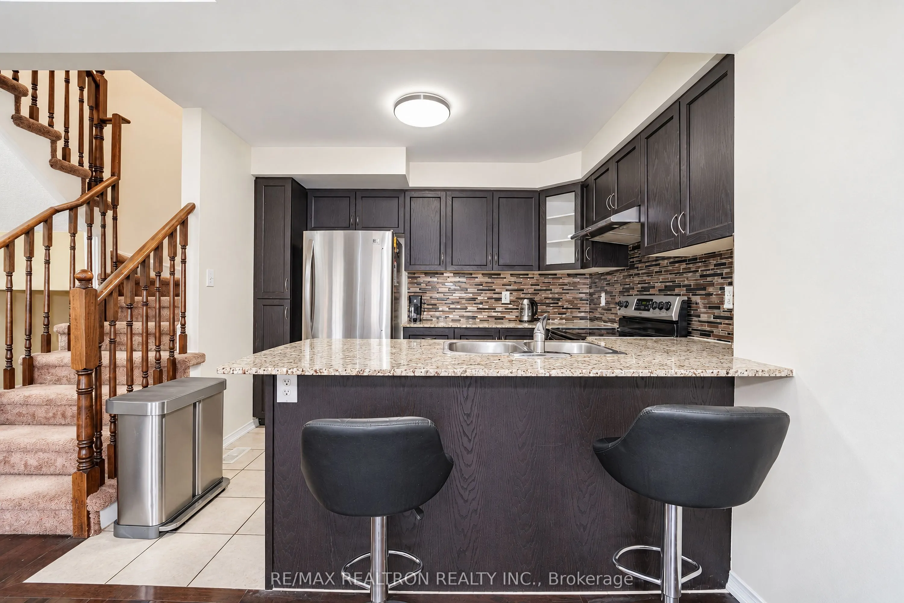 15 Blunden Road