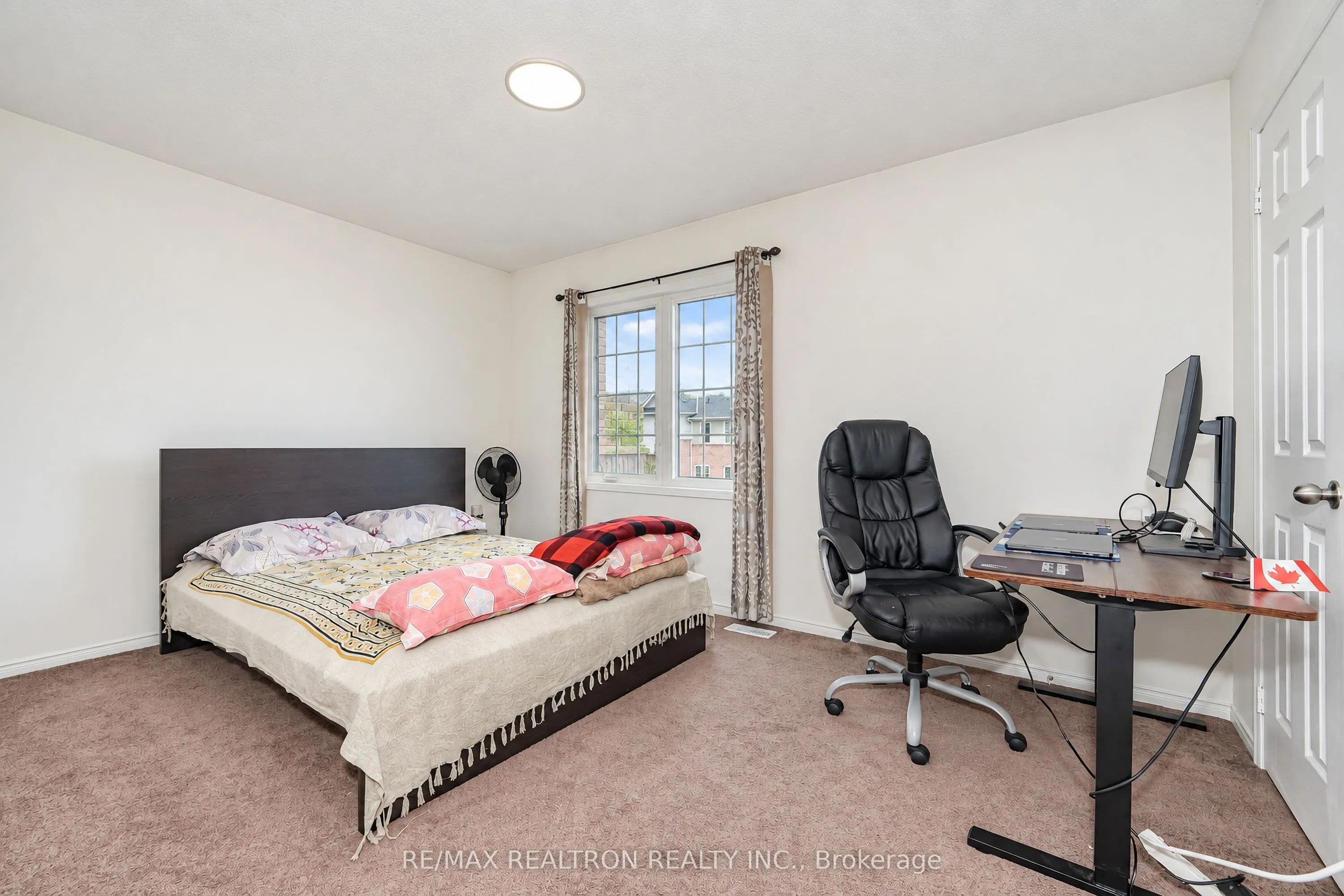 15 Blunden Road