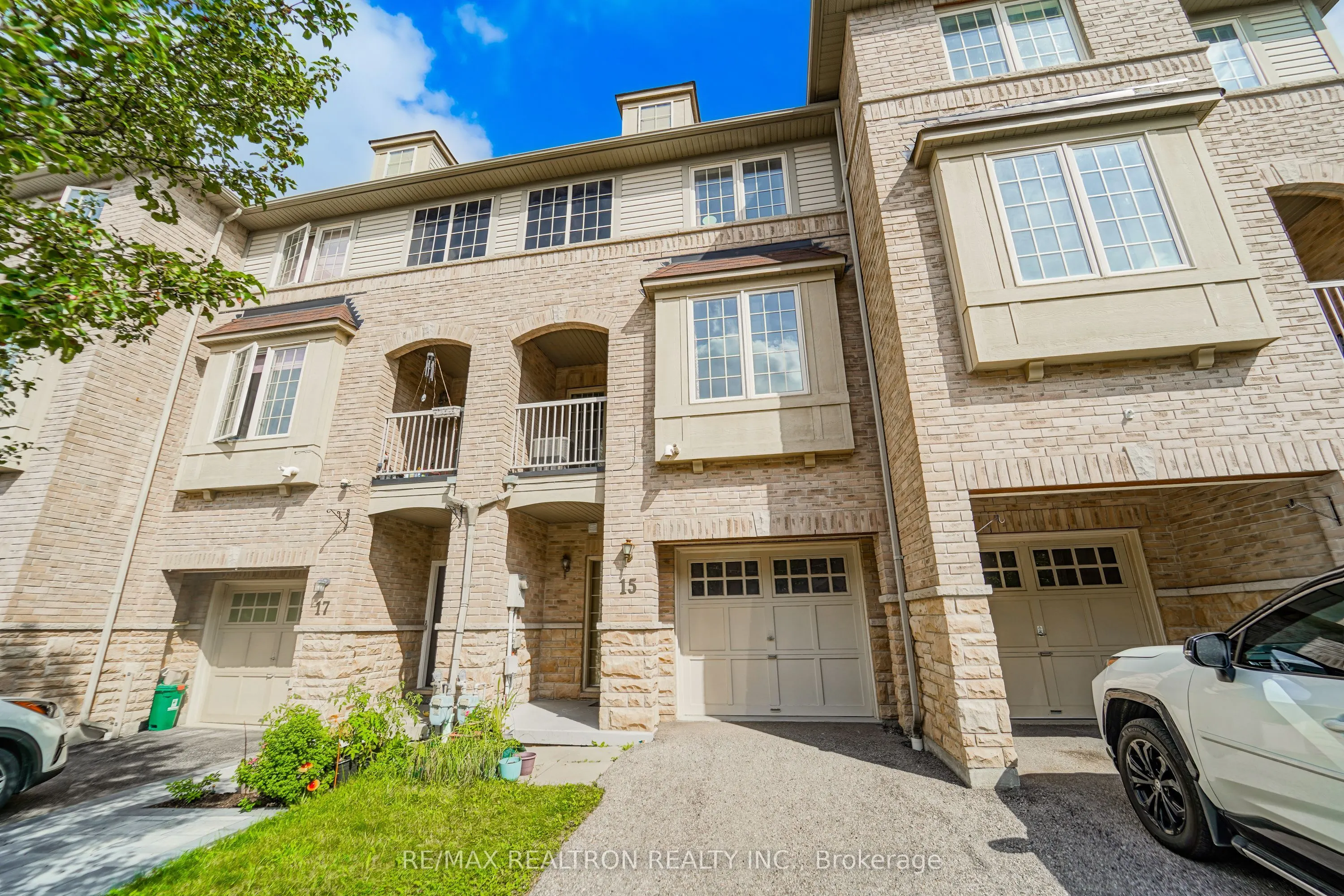 15 Blunden Road