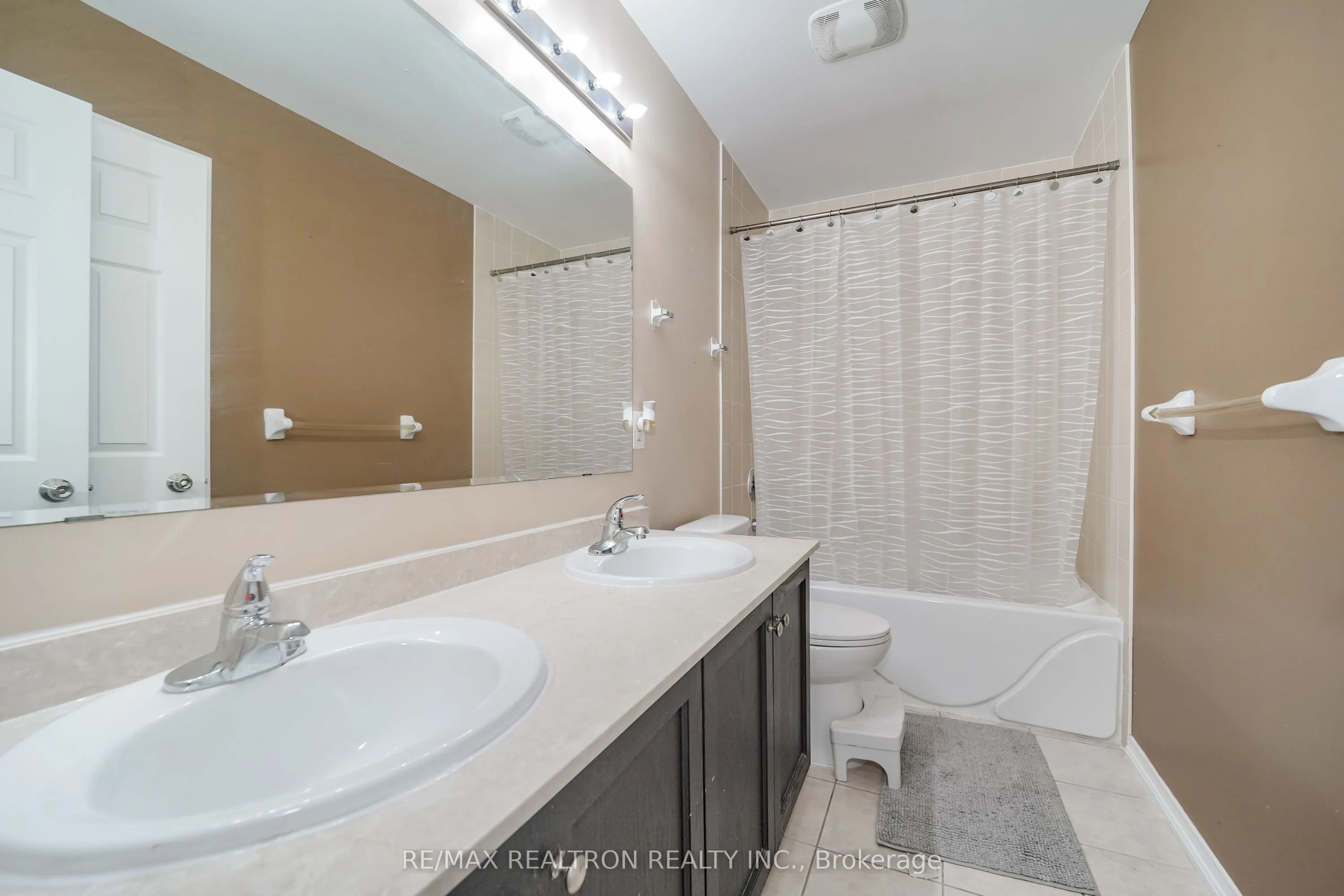 15 Blunden Road