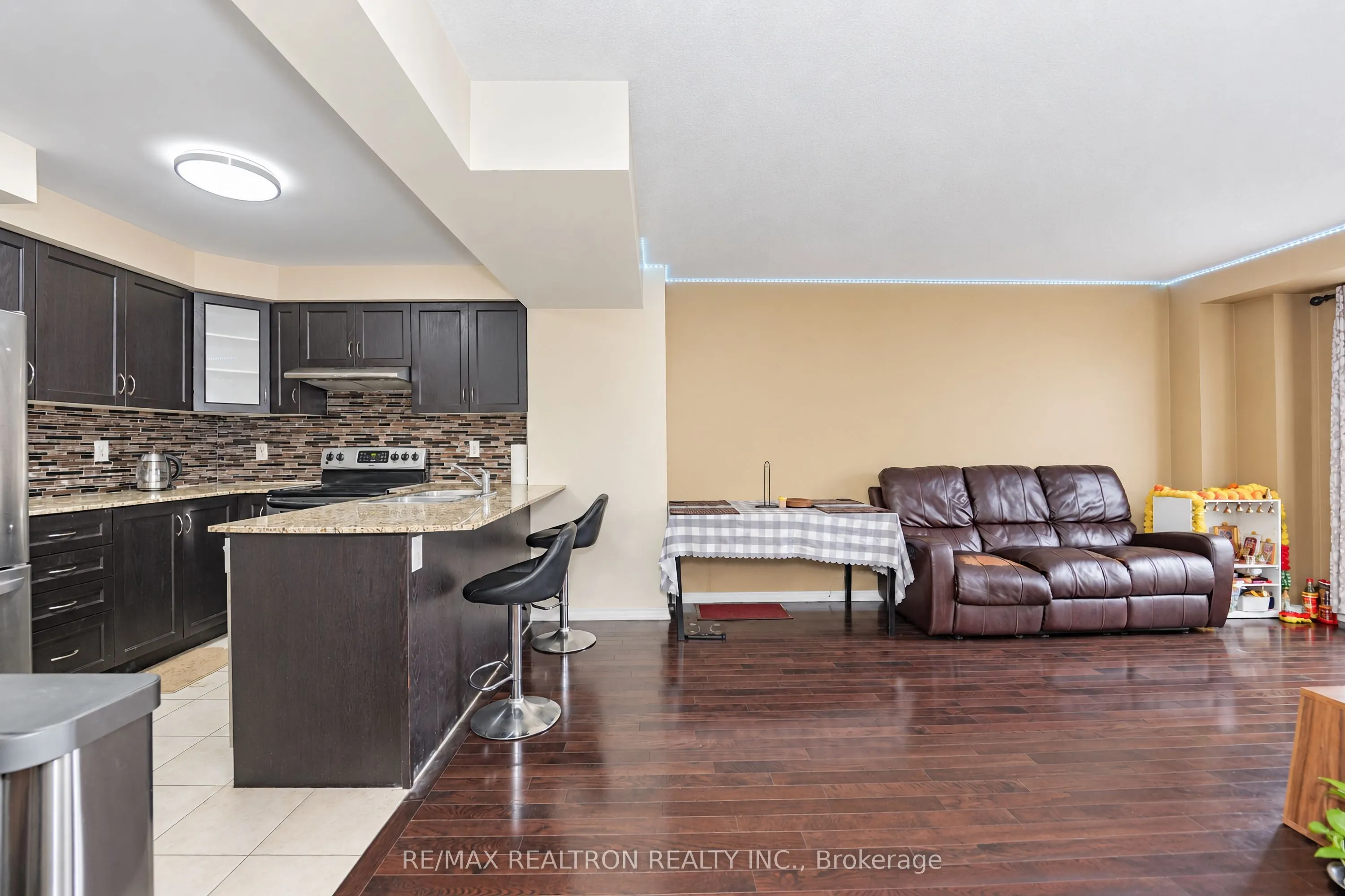 15 Blunden Road