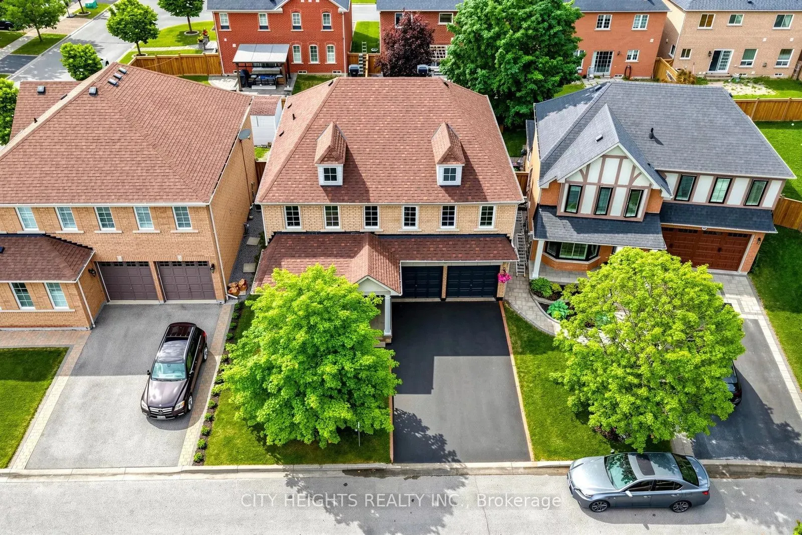 58 Bradbury Crescent #LOWER