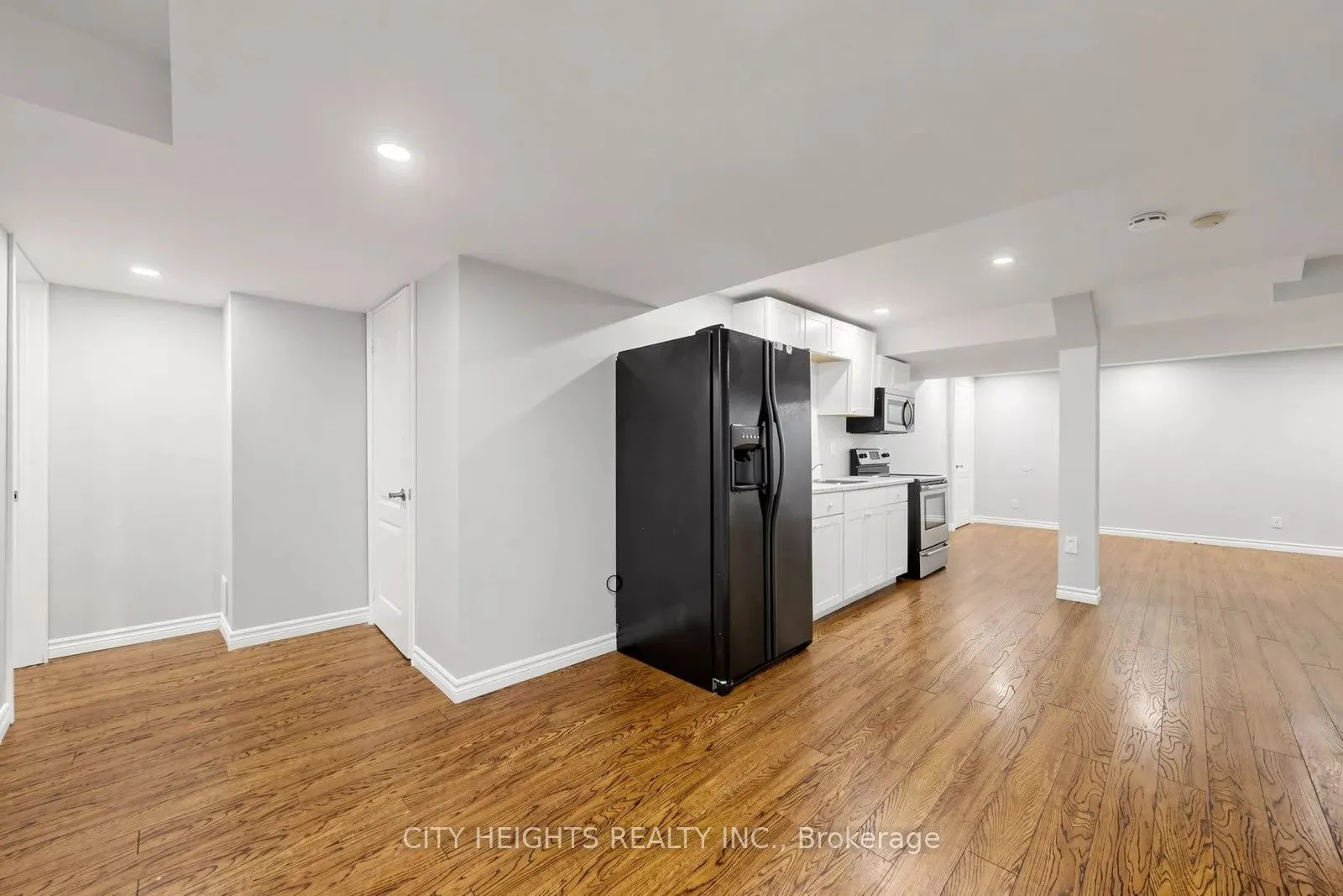 58 Bradbury Crescent #LOWER
