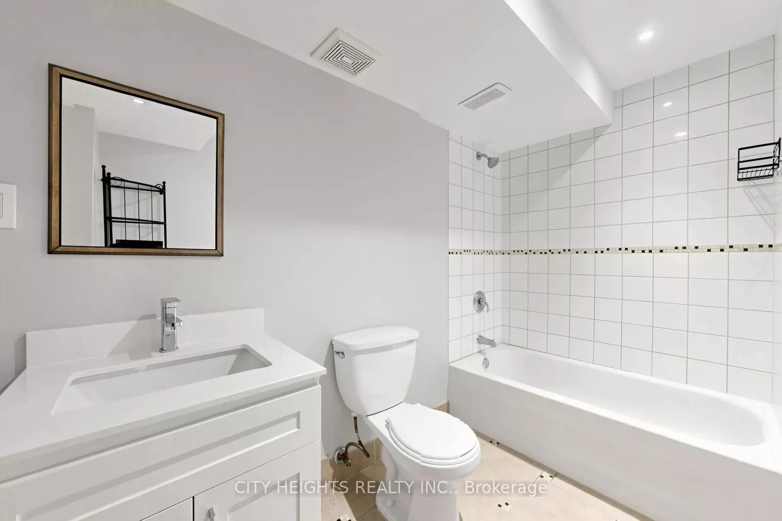 58 Bradbury Crescent #LOWER