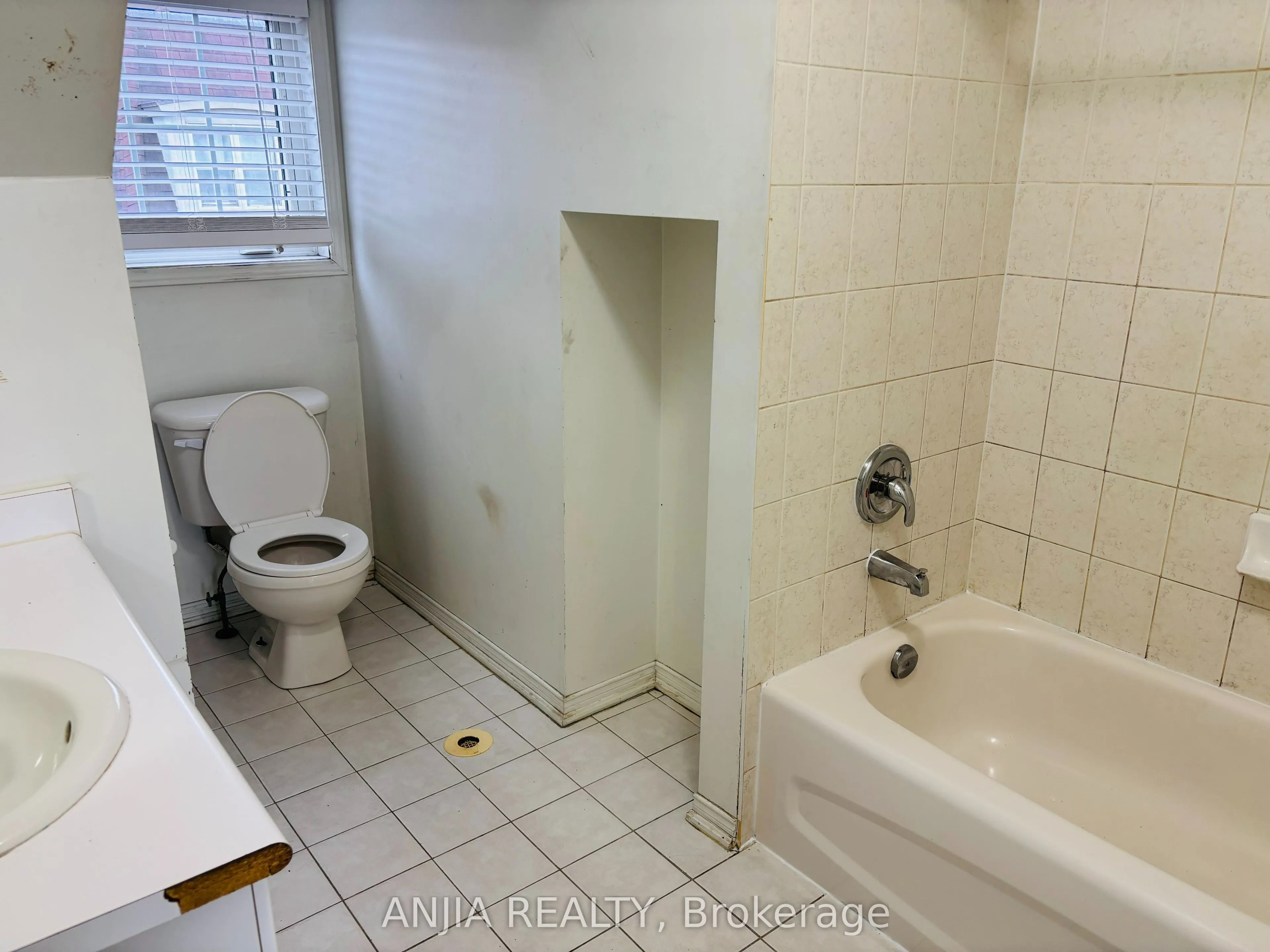 901 Kennedy Road #40