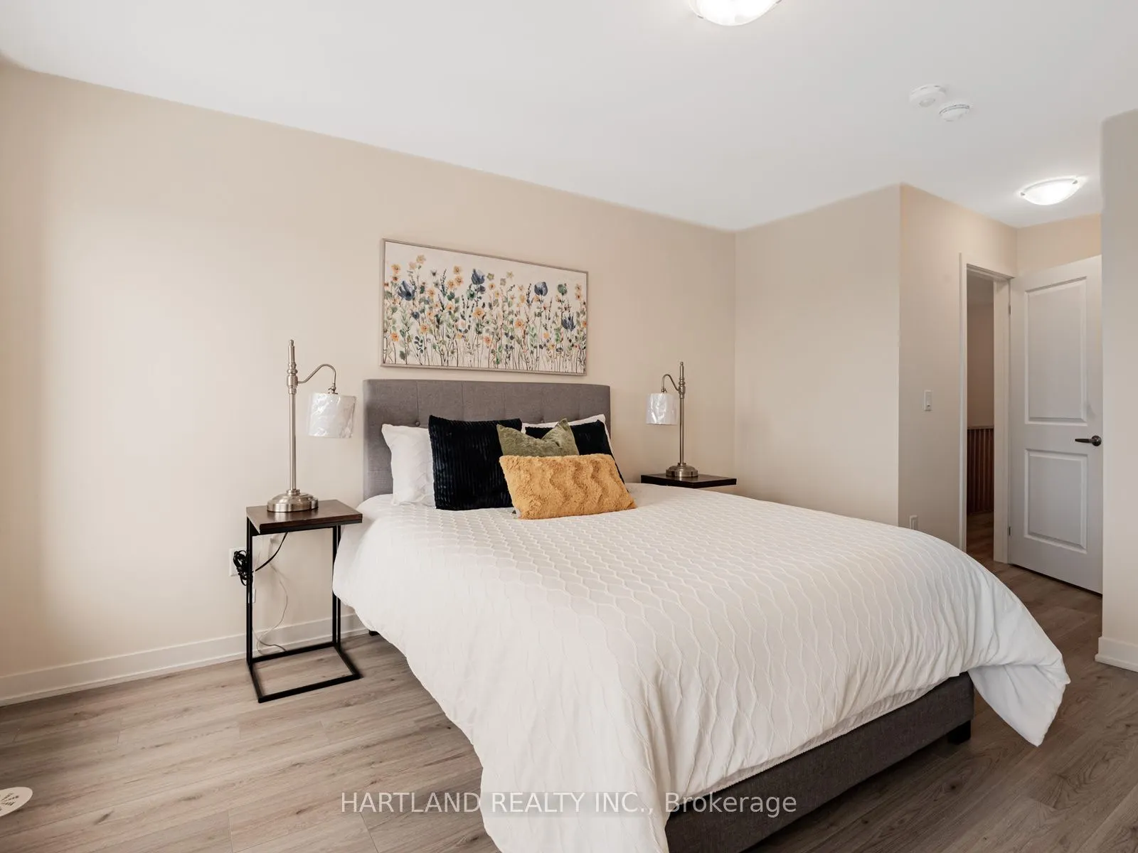 1695 Dersan Street #104