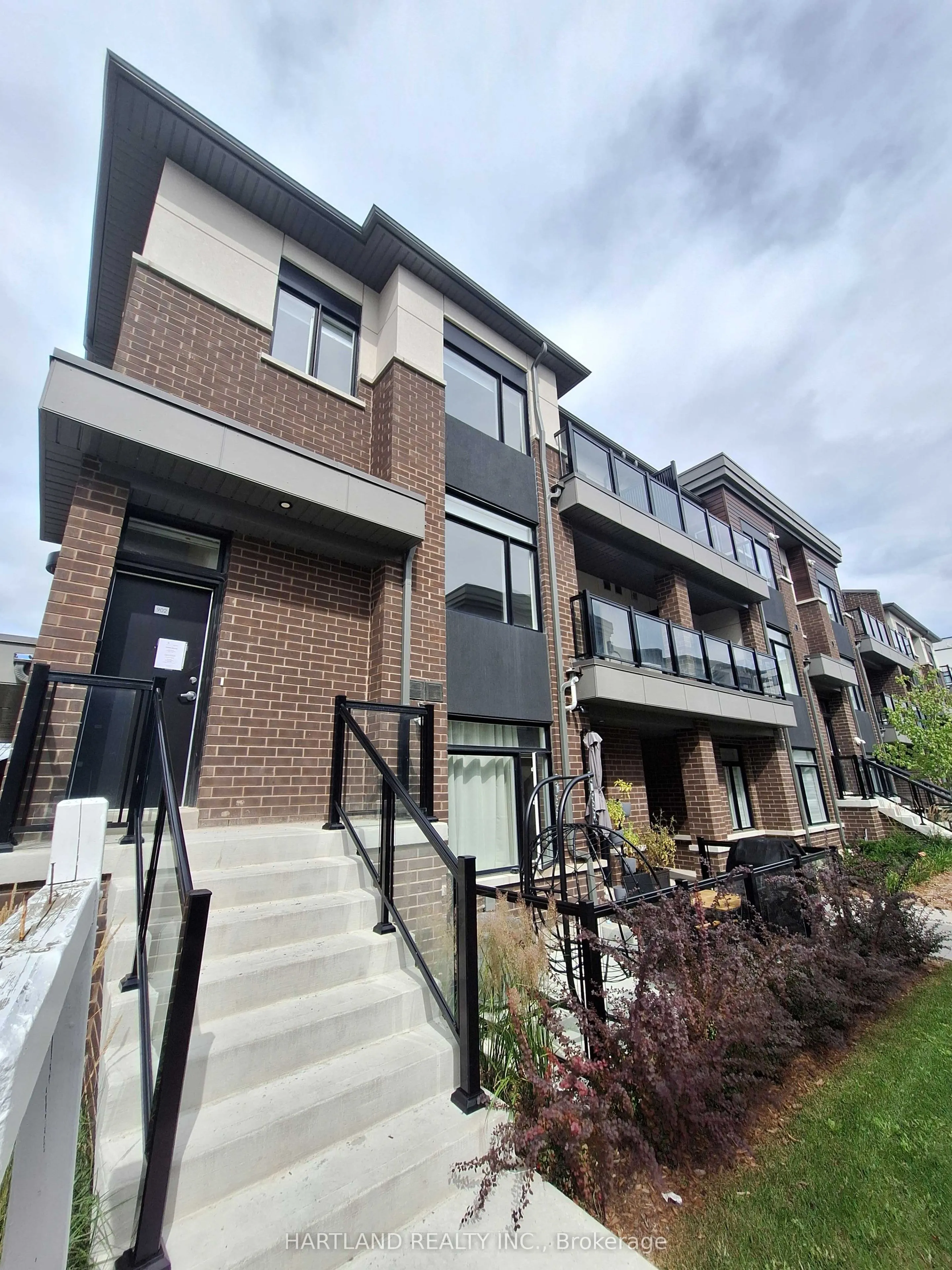 1695 Dersan Street #902