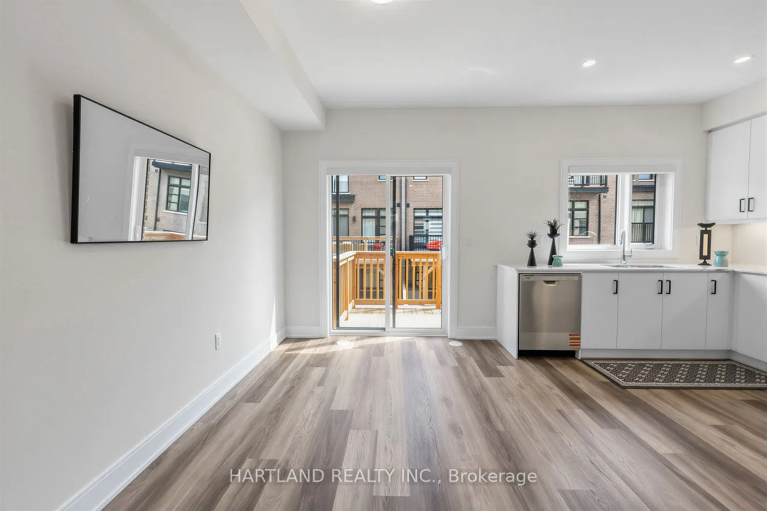1695 Dersan Street #405
