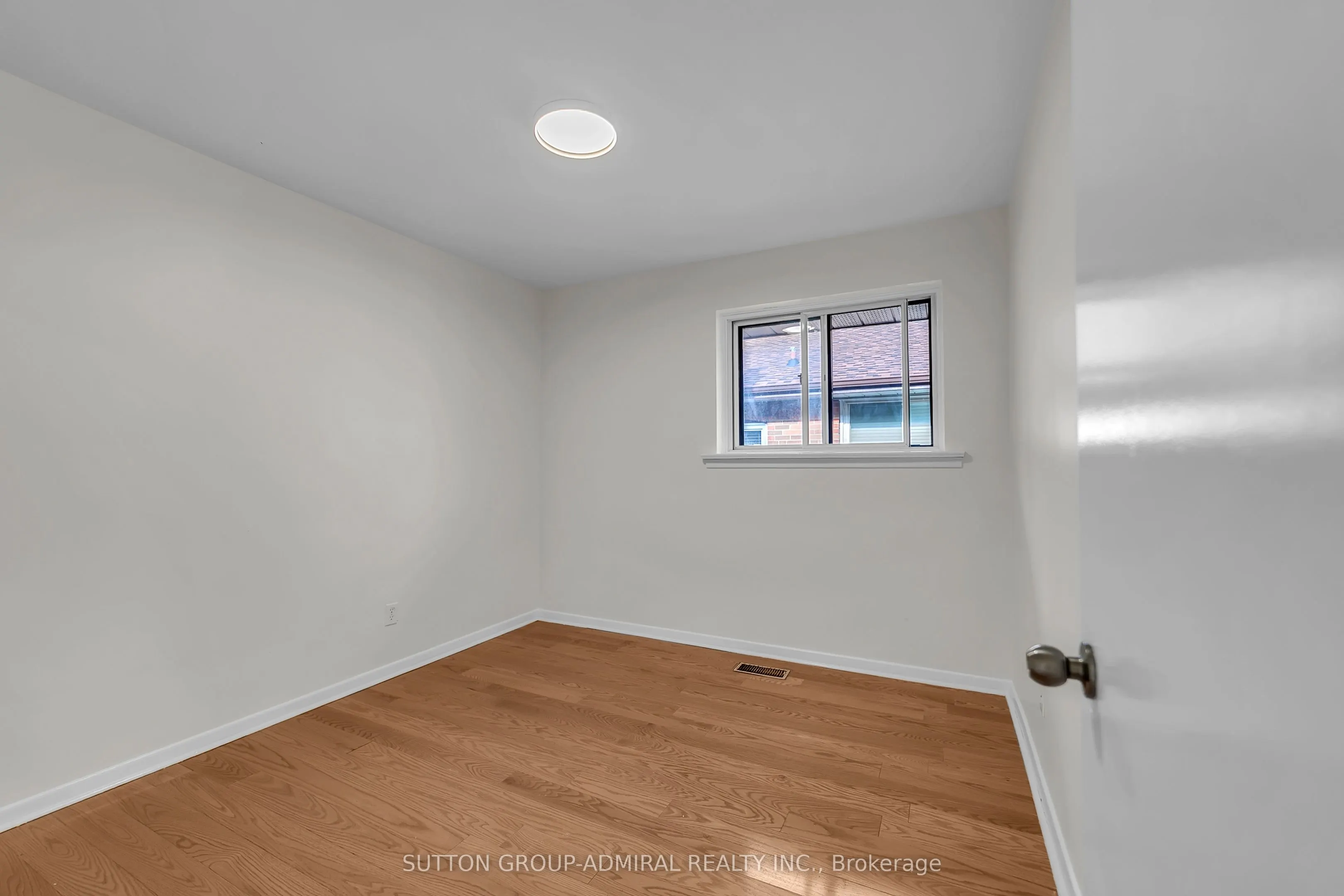 58 Rochman Boulevard E
