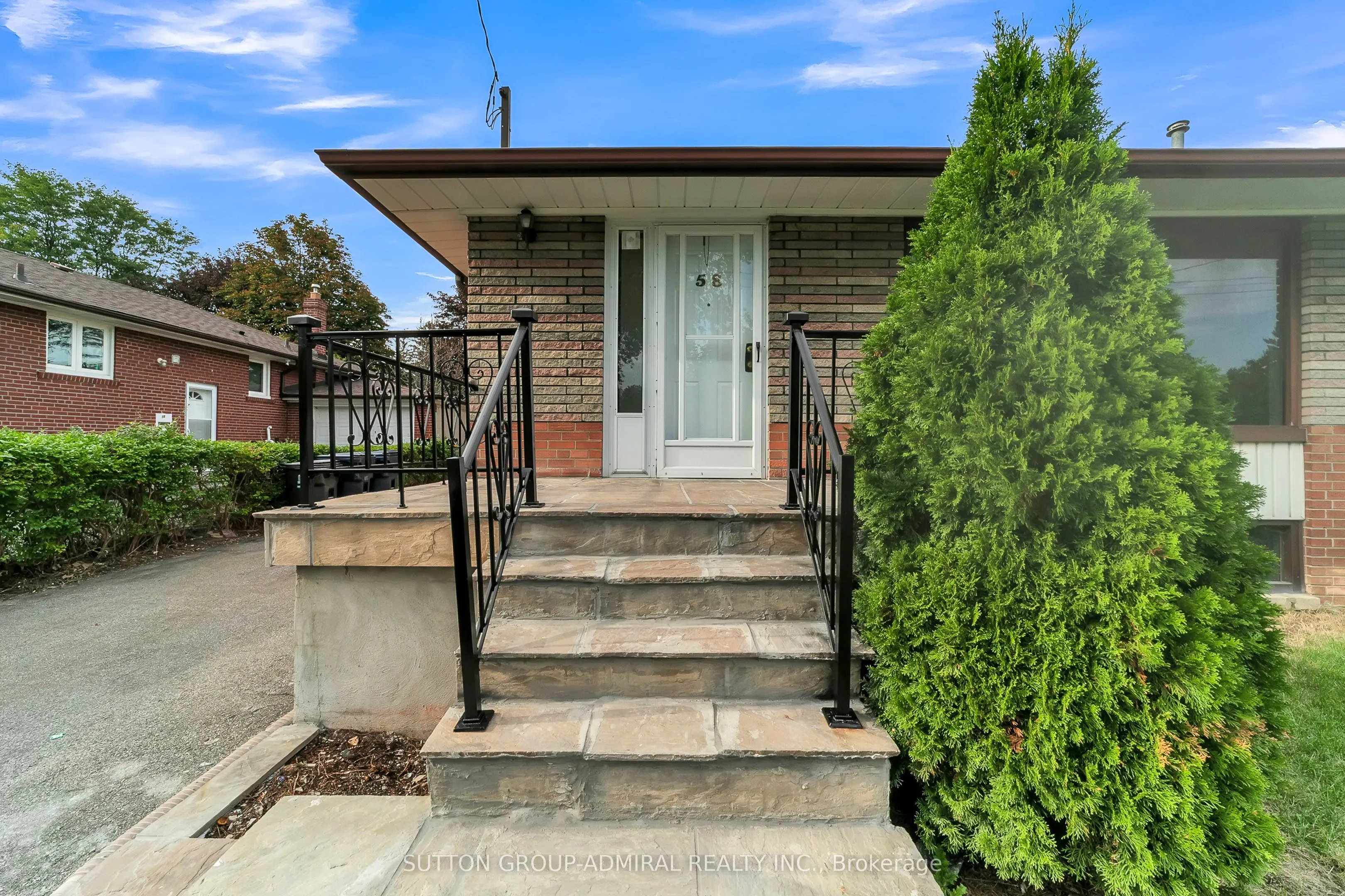 58 Rochman Boulevard E