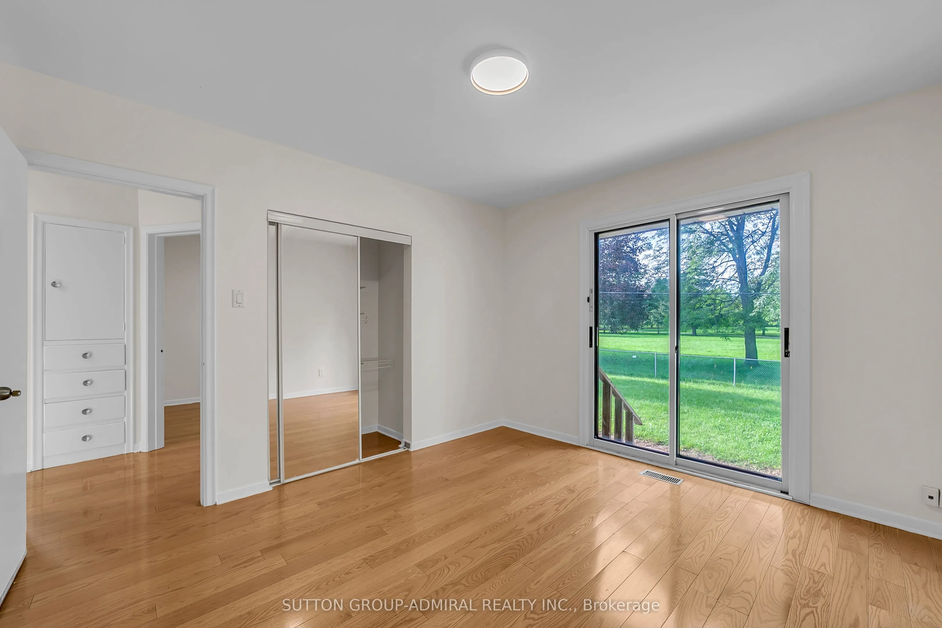 58 Rochman Boulevard E