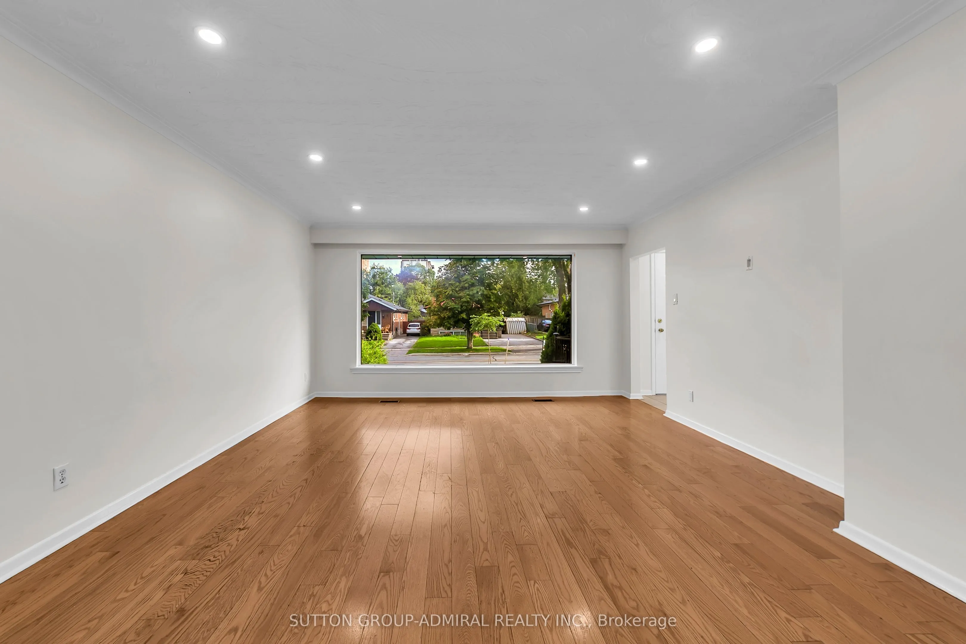 58 Rochman Boulevard E
