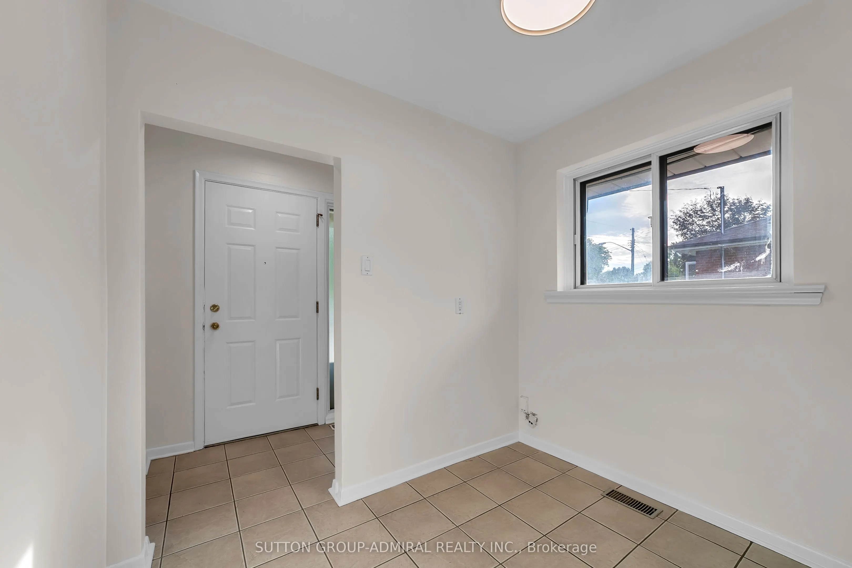 58 Rochman Boulevard E