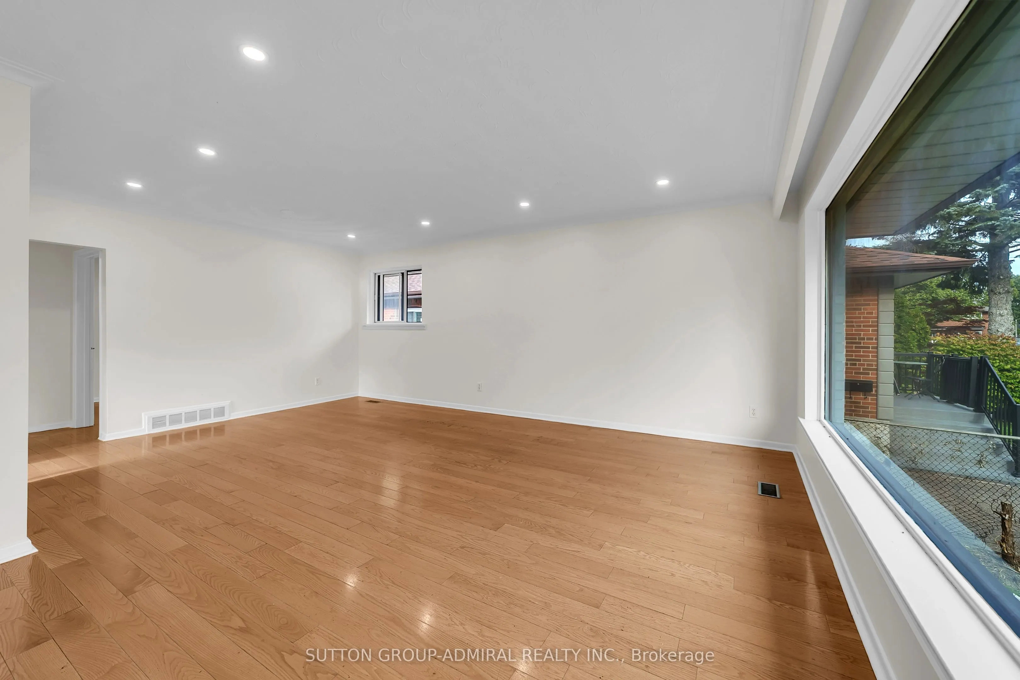 58 Rochman Boulevard E