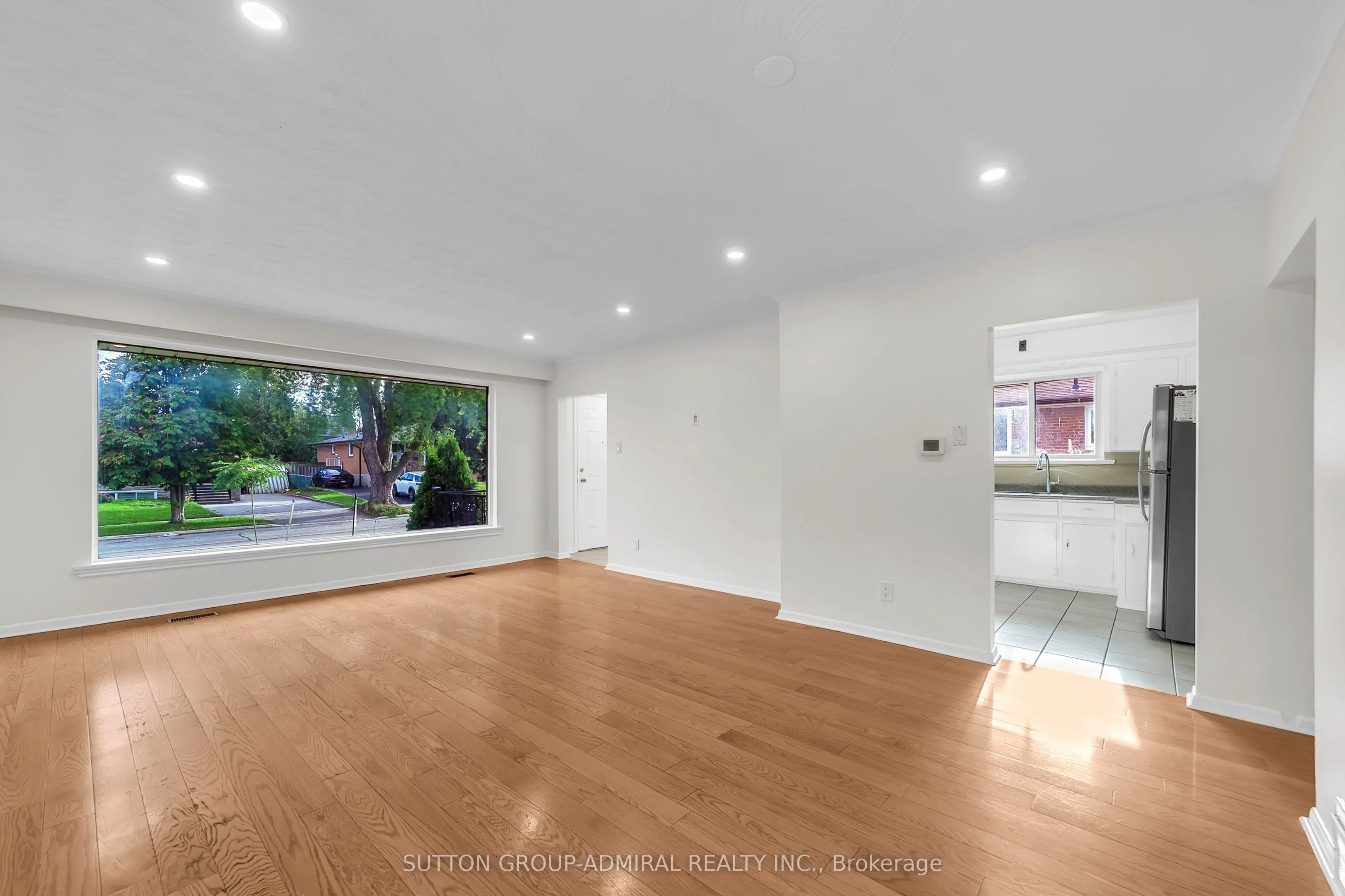 58 Rochman Boulevard E