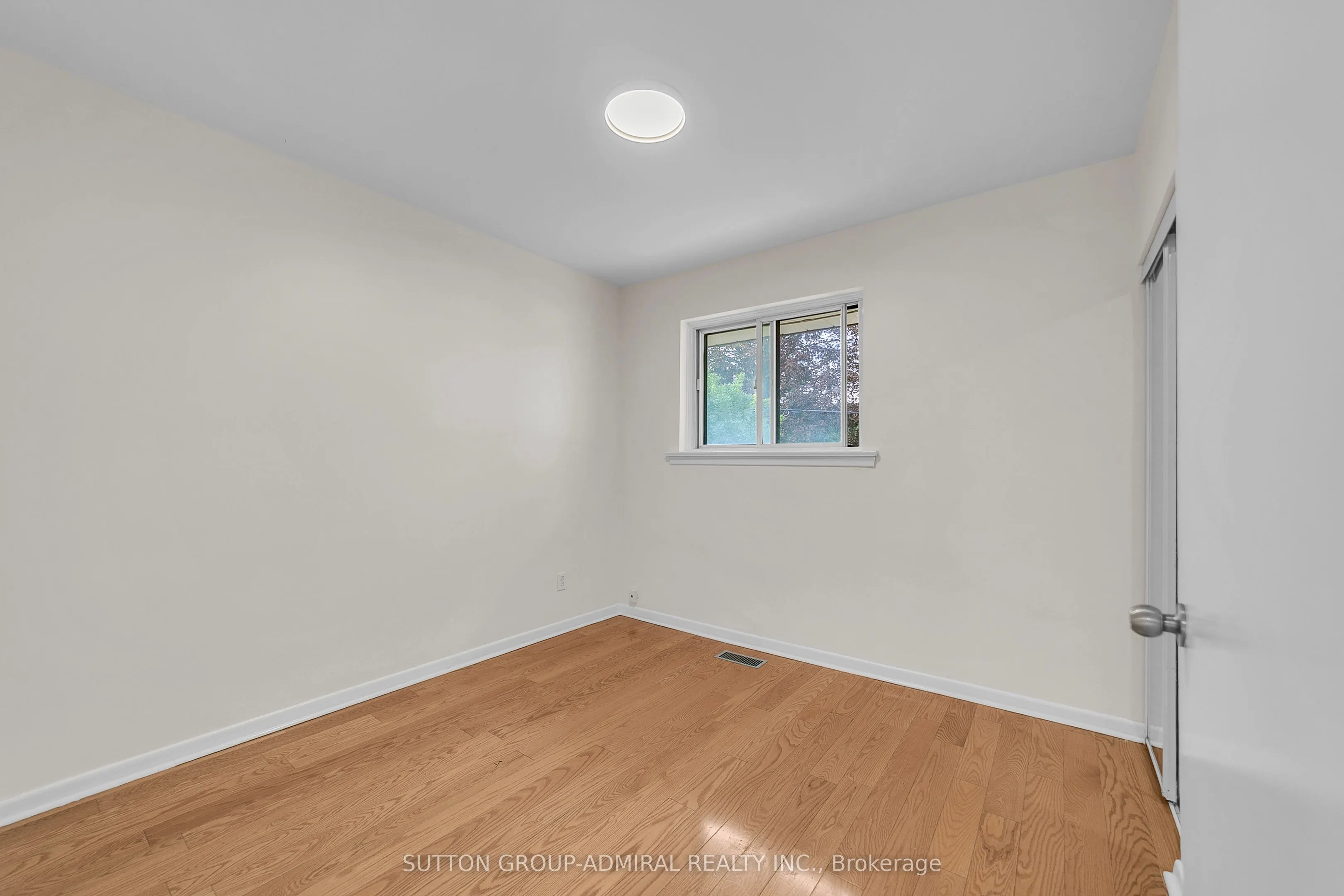 58 Rochman Boulevard E