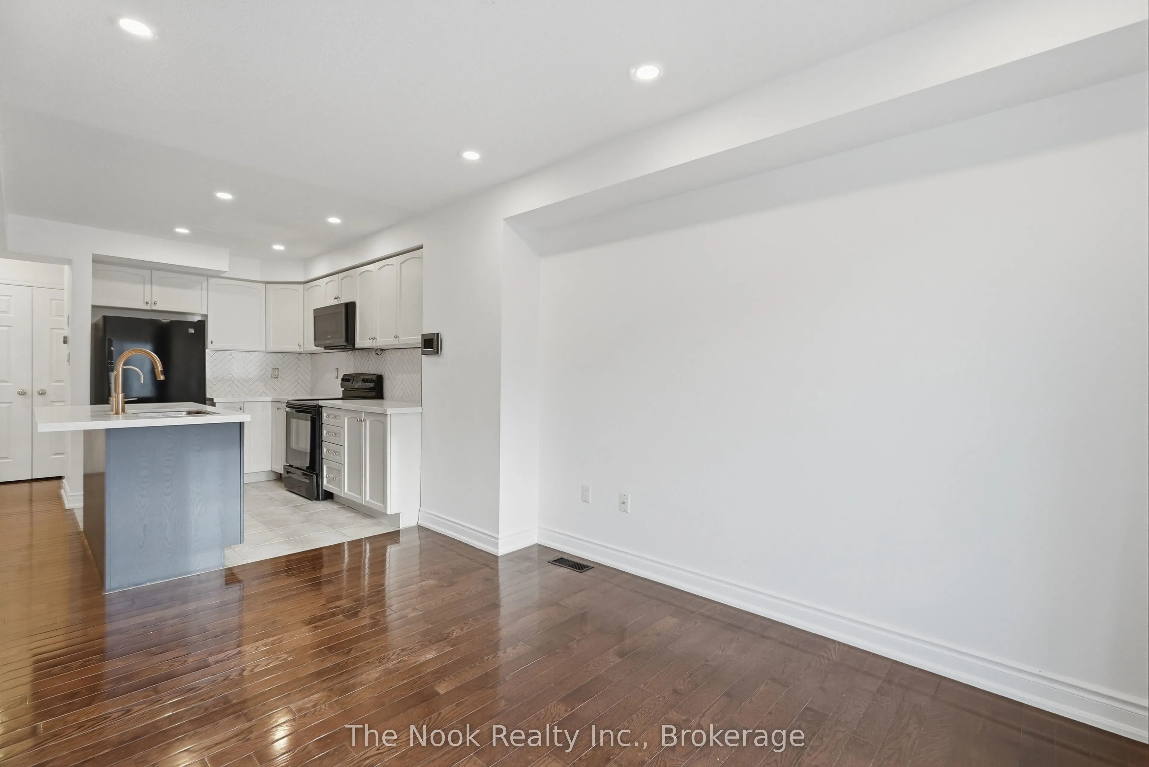27 Blunden Road