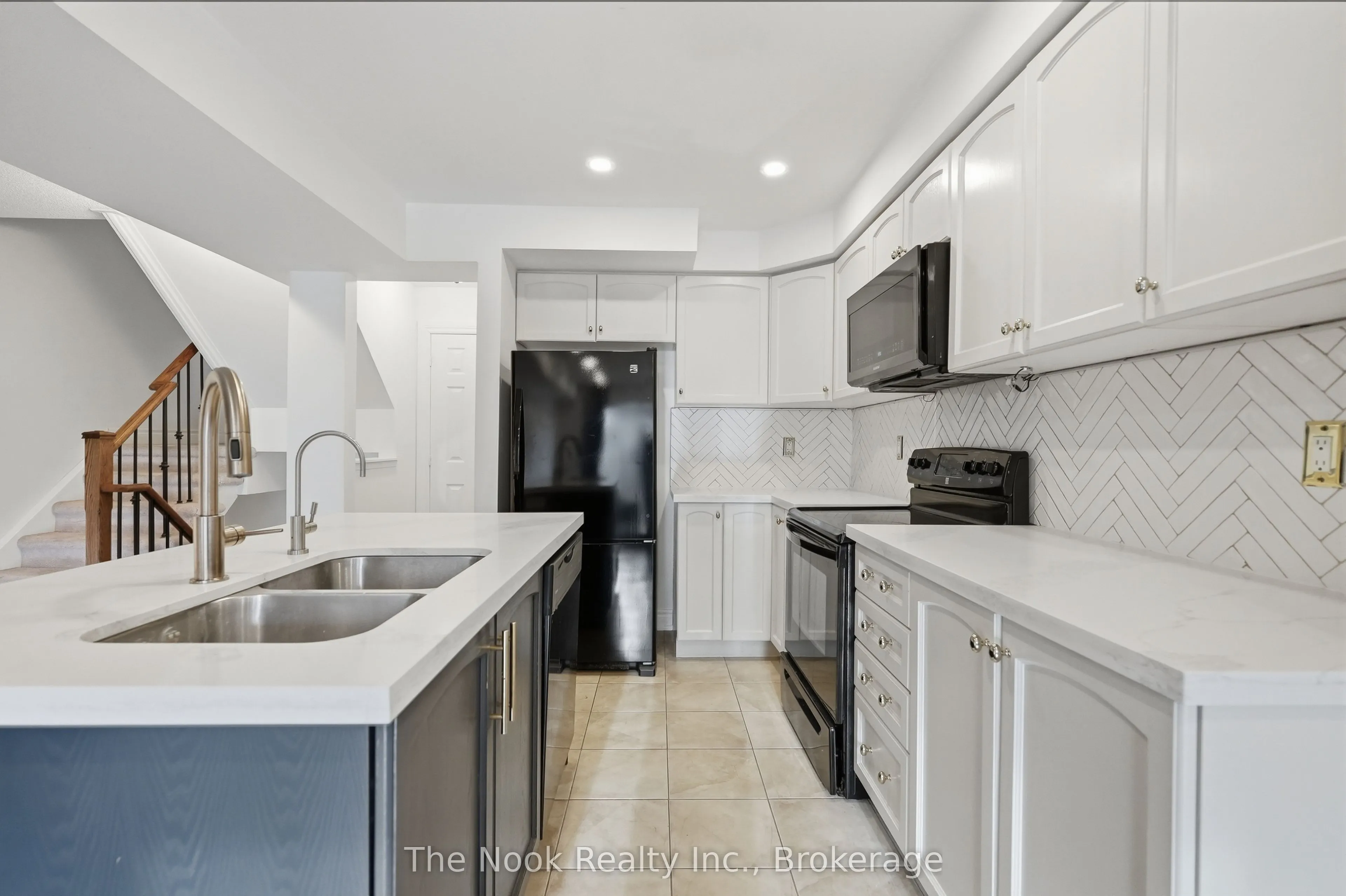27 Blunden Road