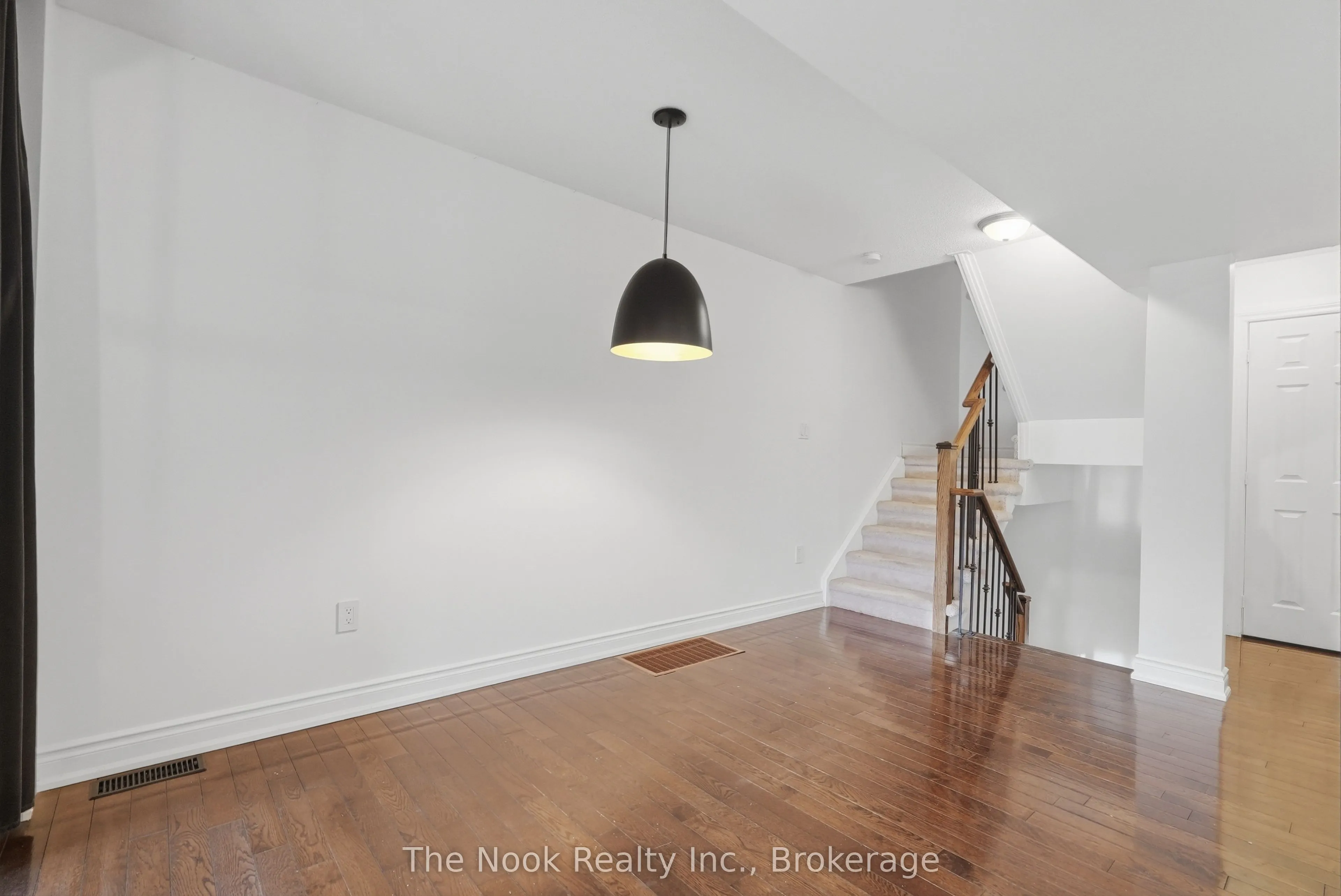 27 Blunden Road