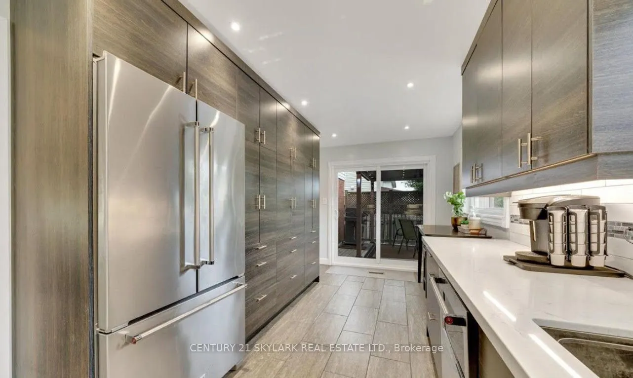 107 Clayton Crescent