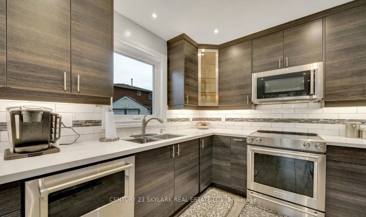 107 Clayton Crescent
