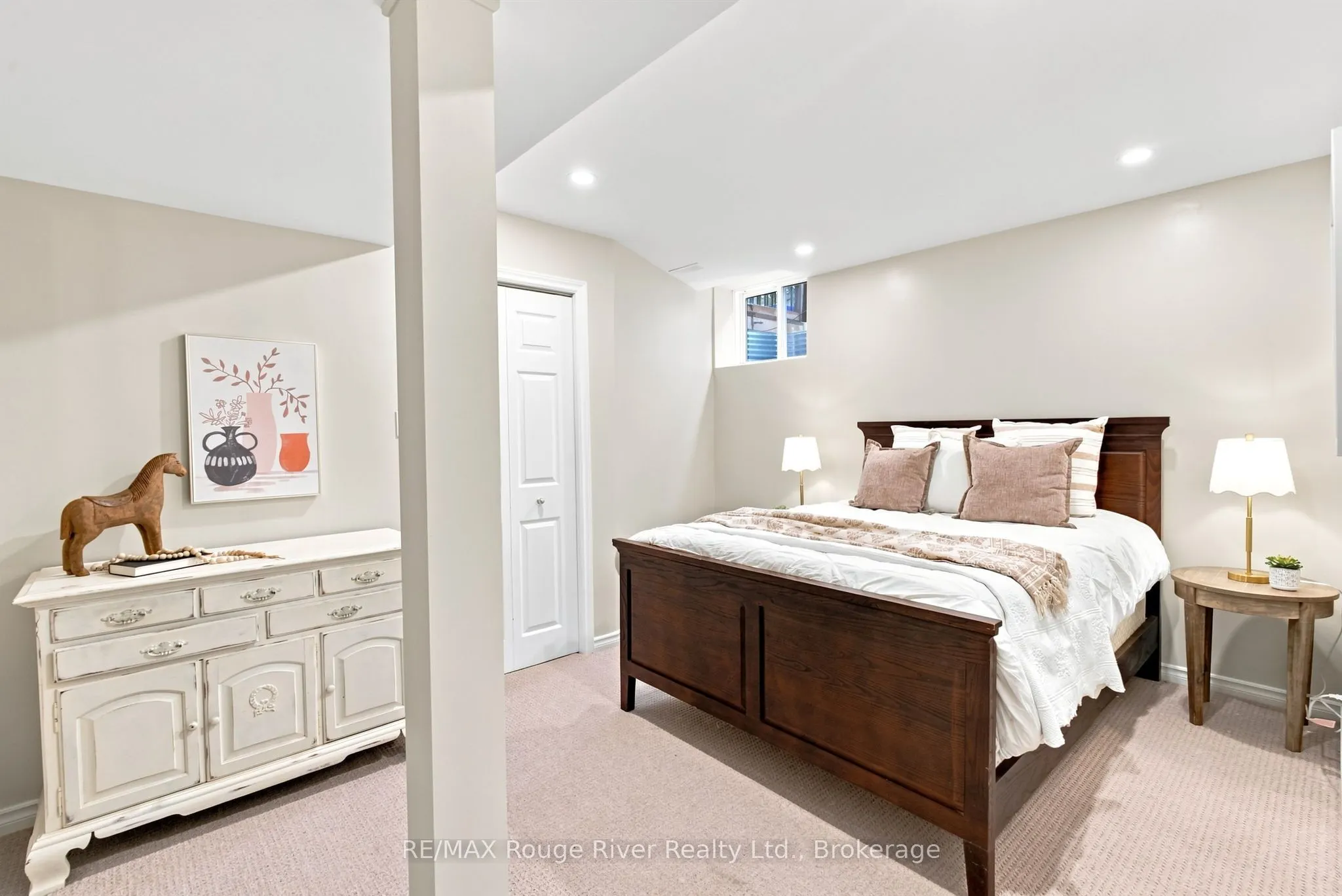 7 Lyndhurst Crescent