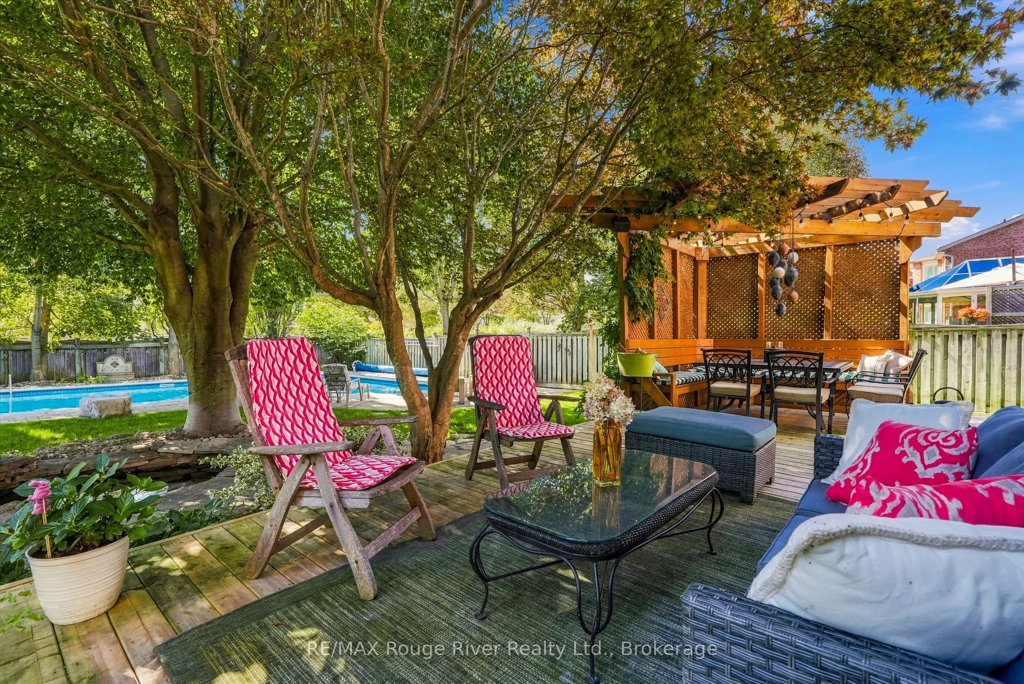 7 Lyndhurst Crescent
