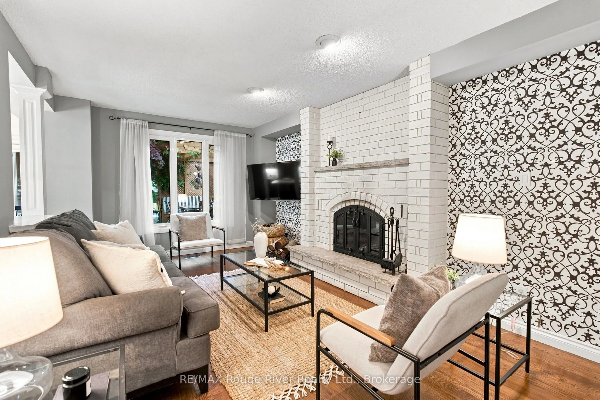 7 Lyndhurst Crescent