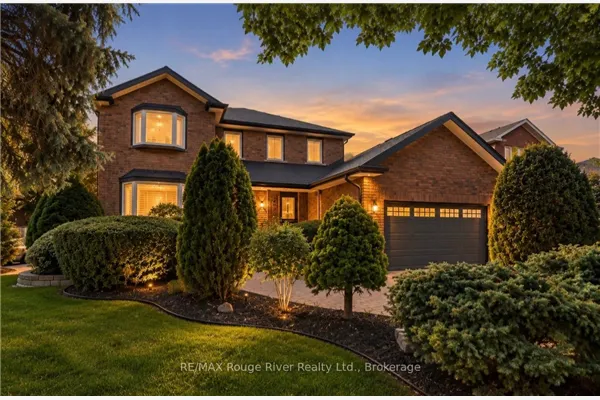 7 Lyndhurst Crescent