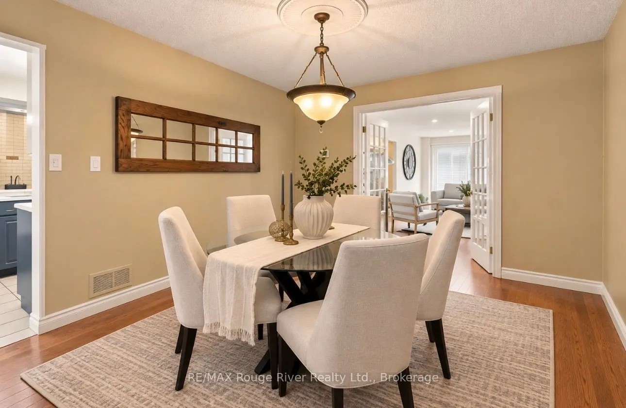 7 Lyndhurst Crescent