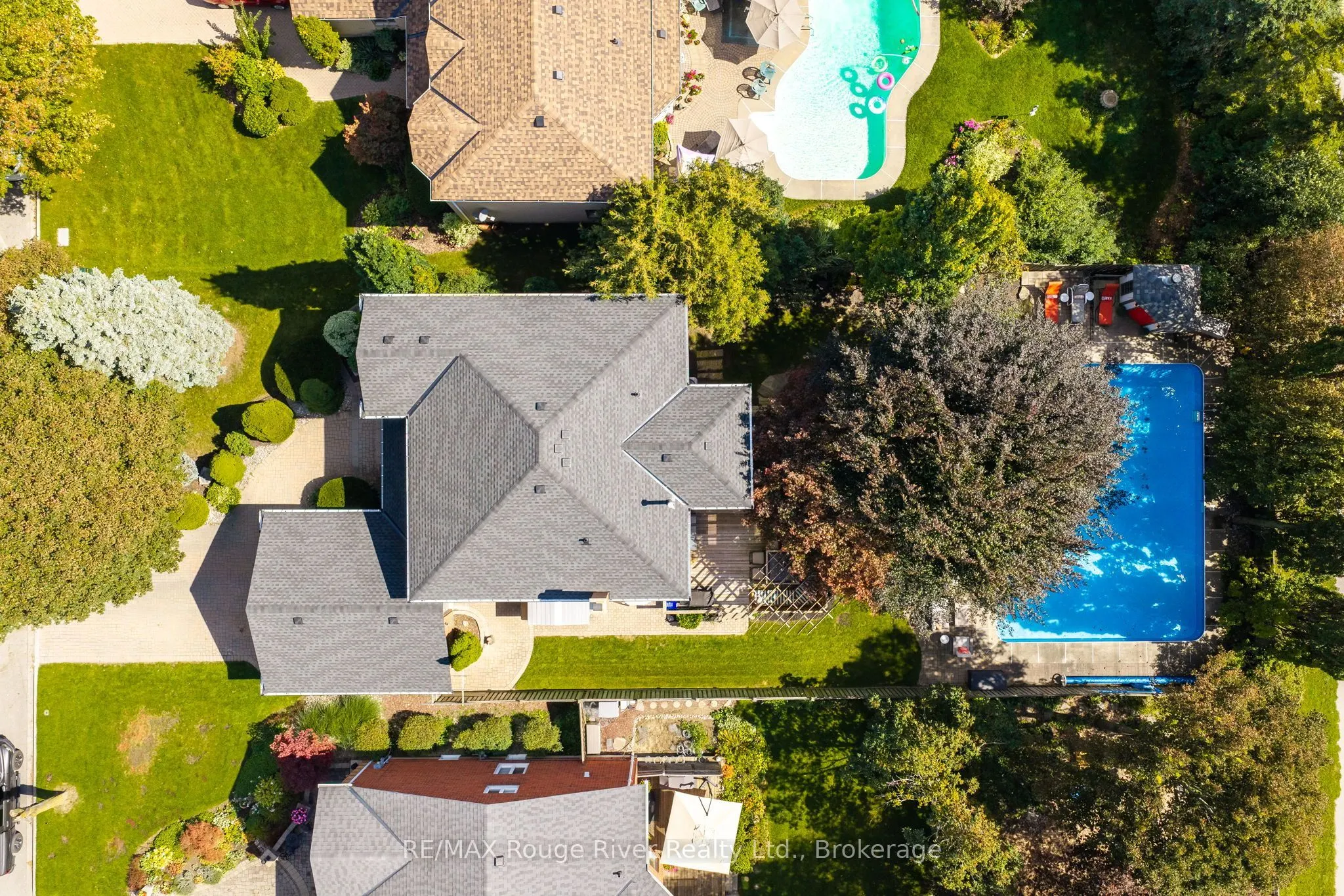 7 Lyndhurst Crescent