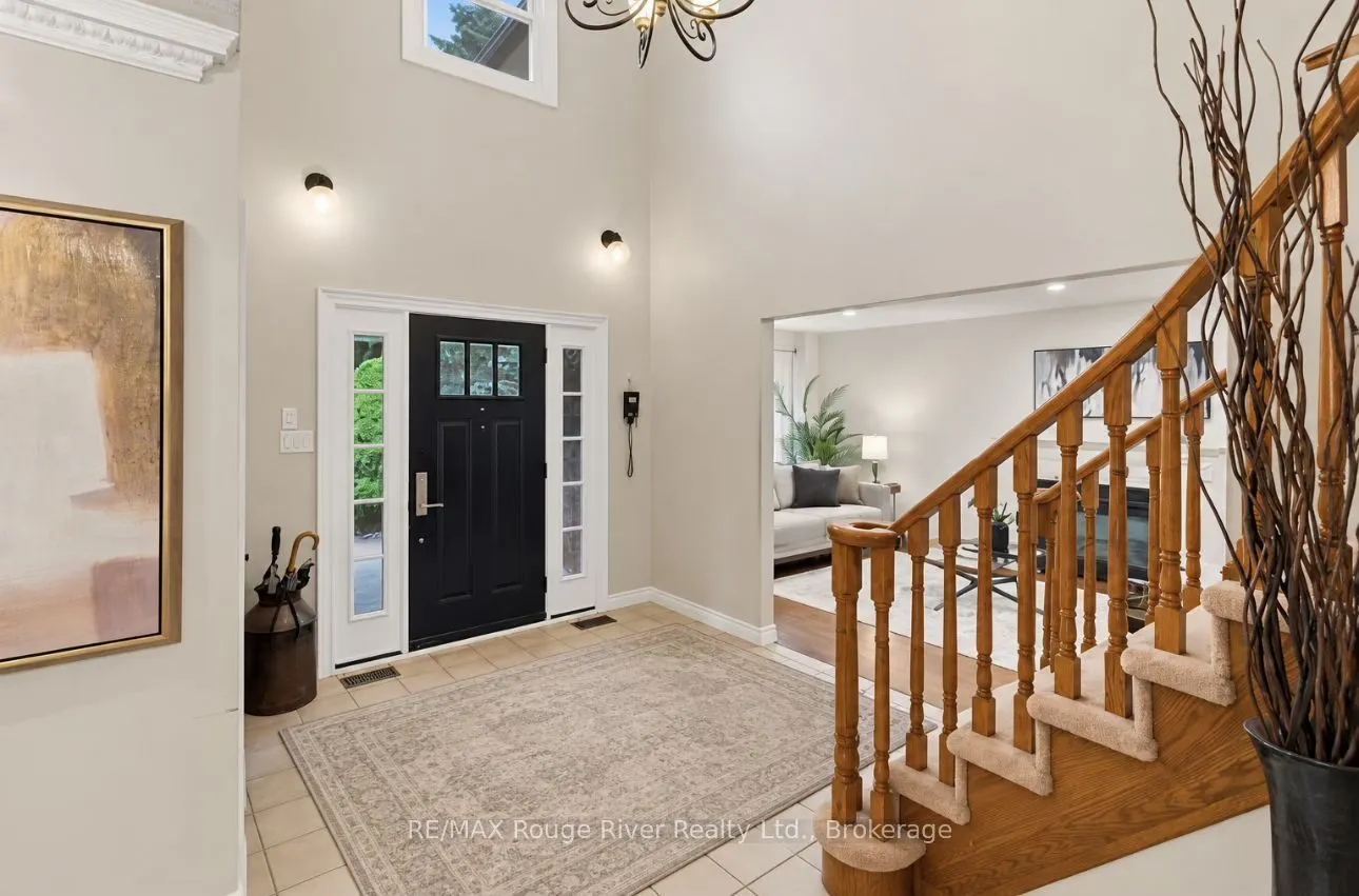 7 Lyndhurst Crescent