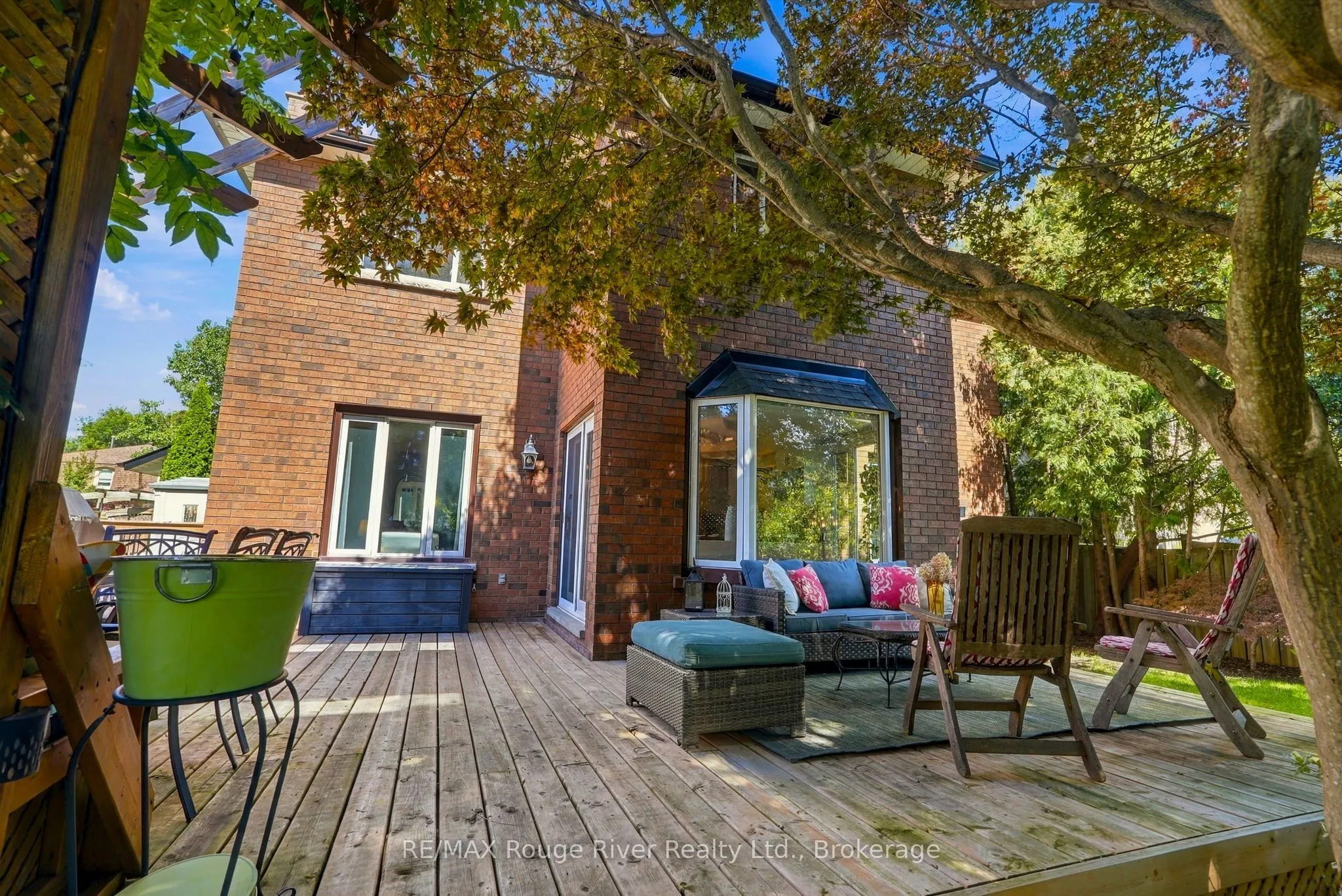 7 Lyndhurst Crescent