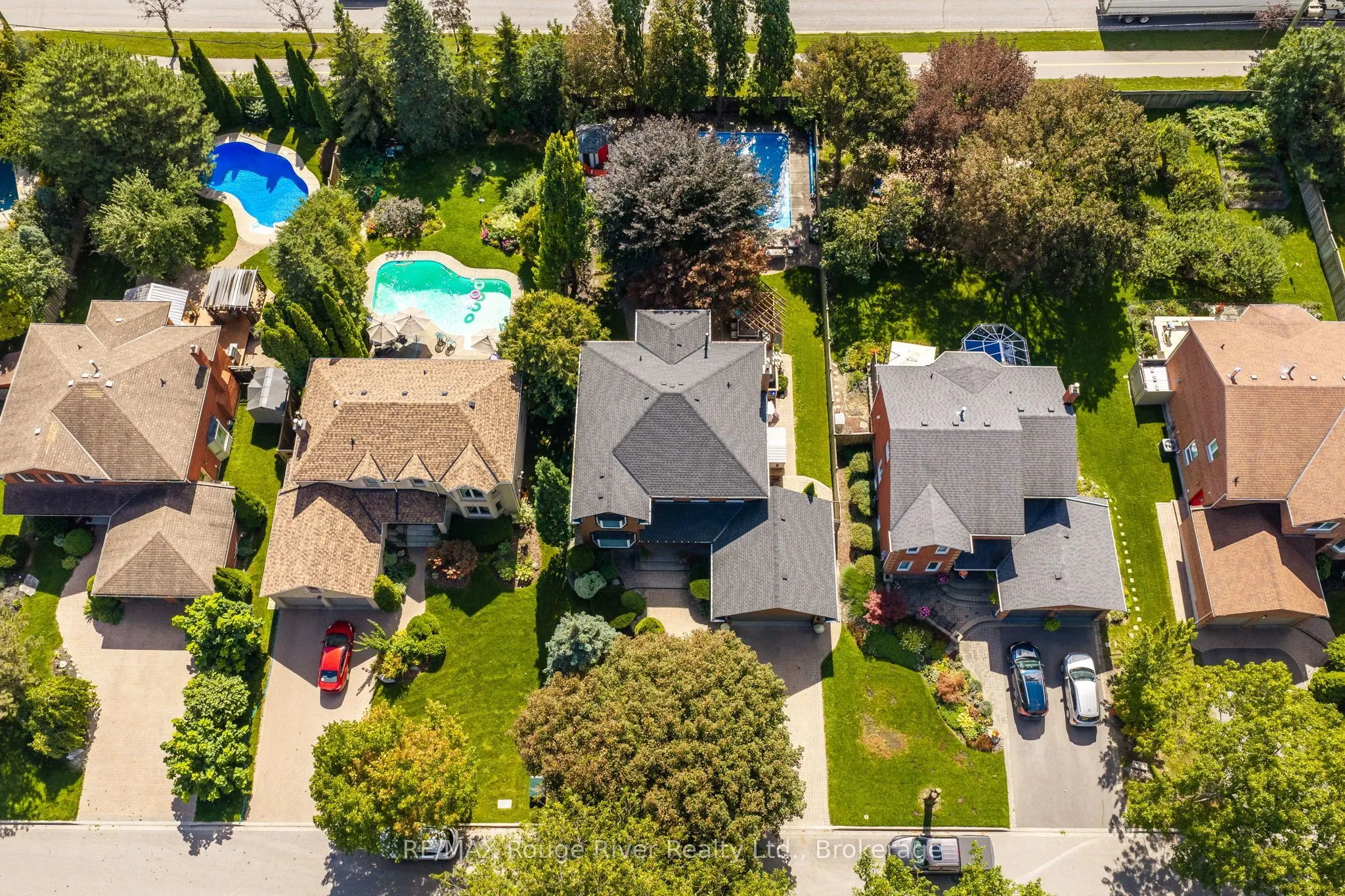 7 Lyndhurst Crescent