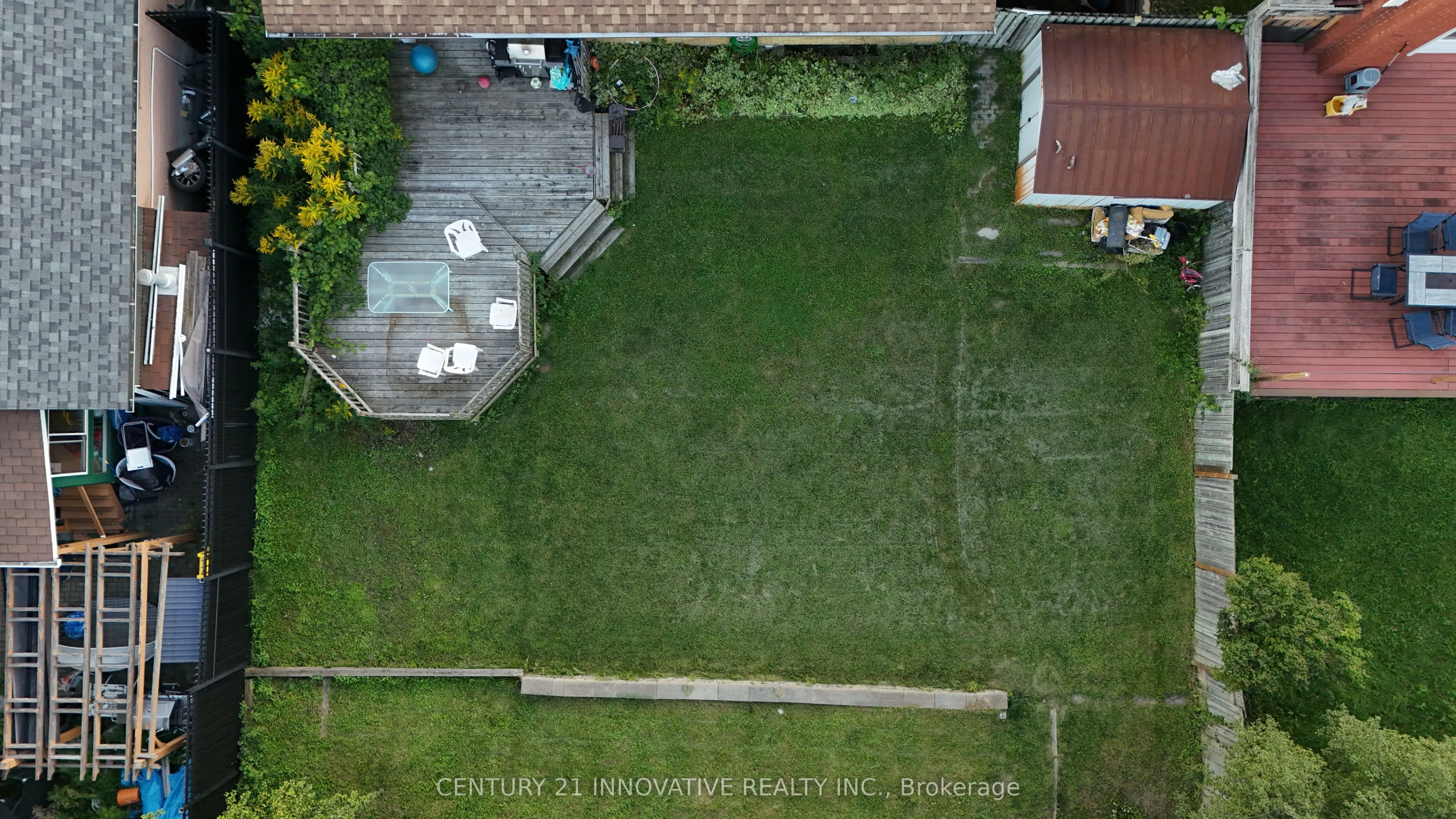 89 Thickson Road S