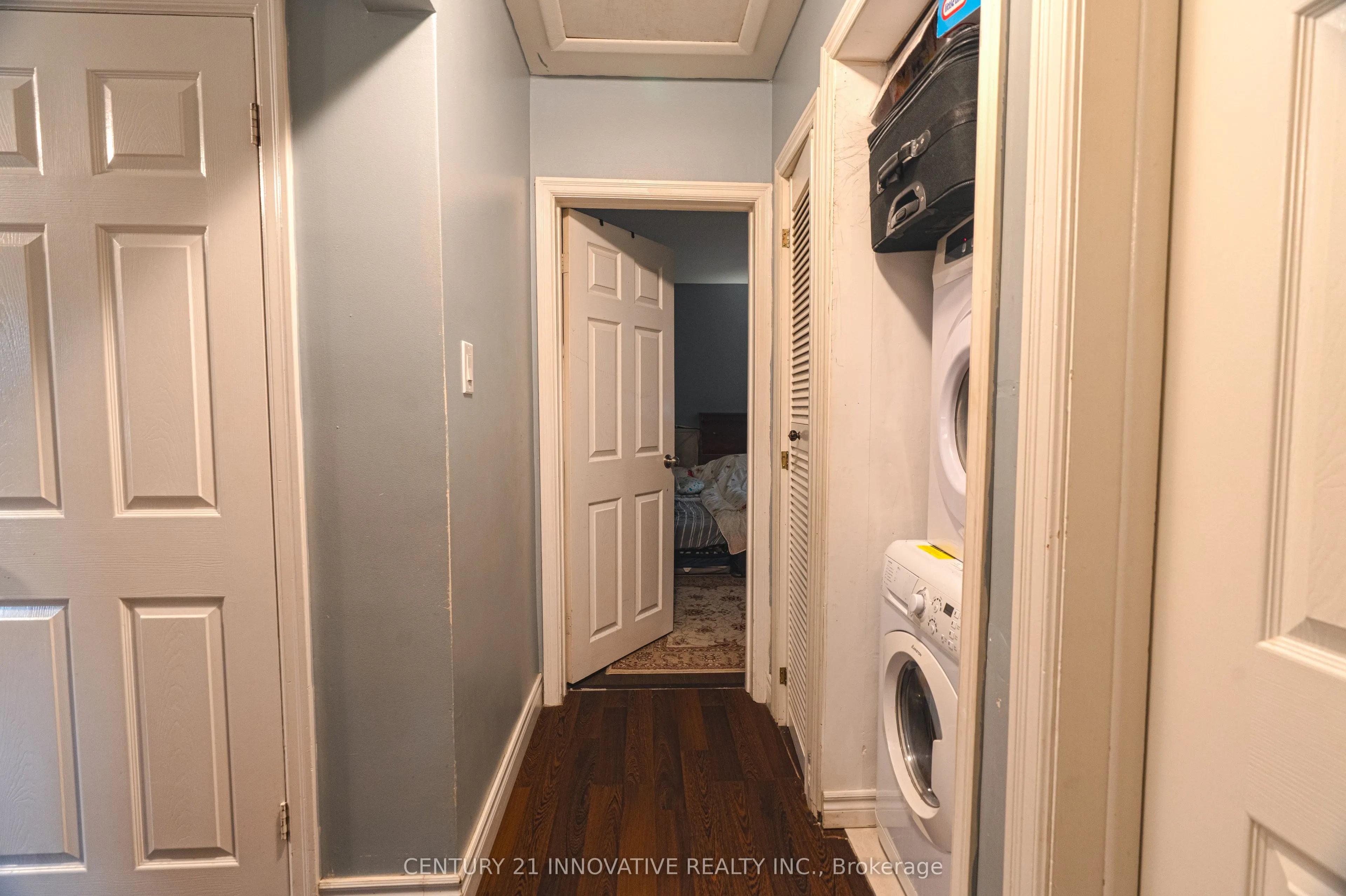 89 Thickson Road S