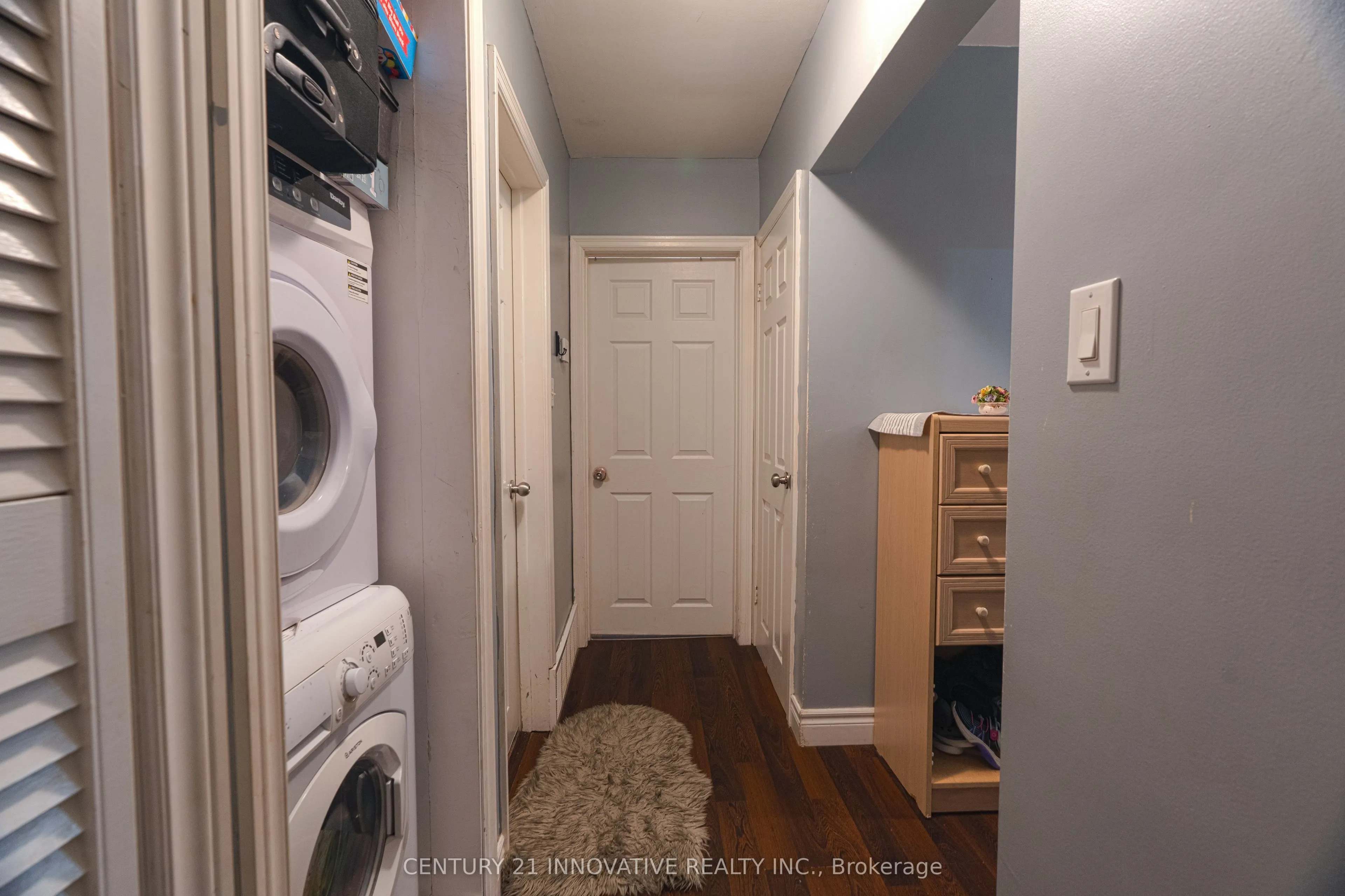 89 Thickson Road S