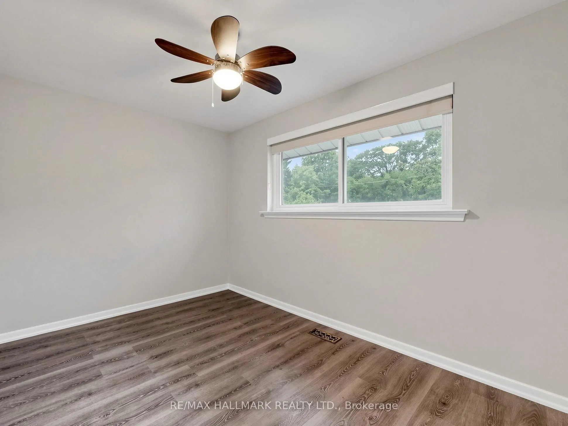 59 Woodgarden Crescent
