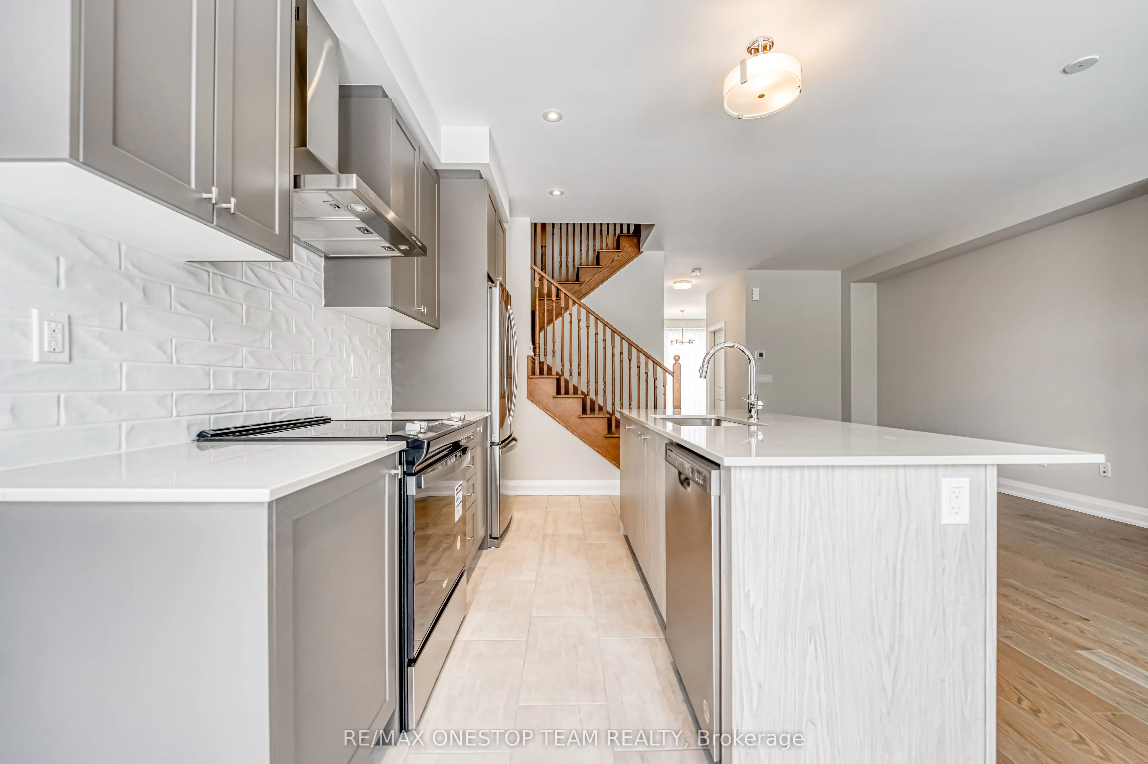 2833 Albatross Way