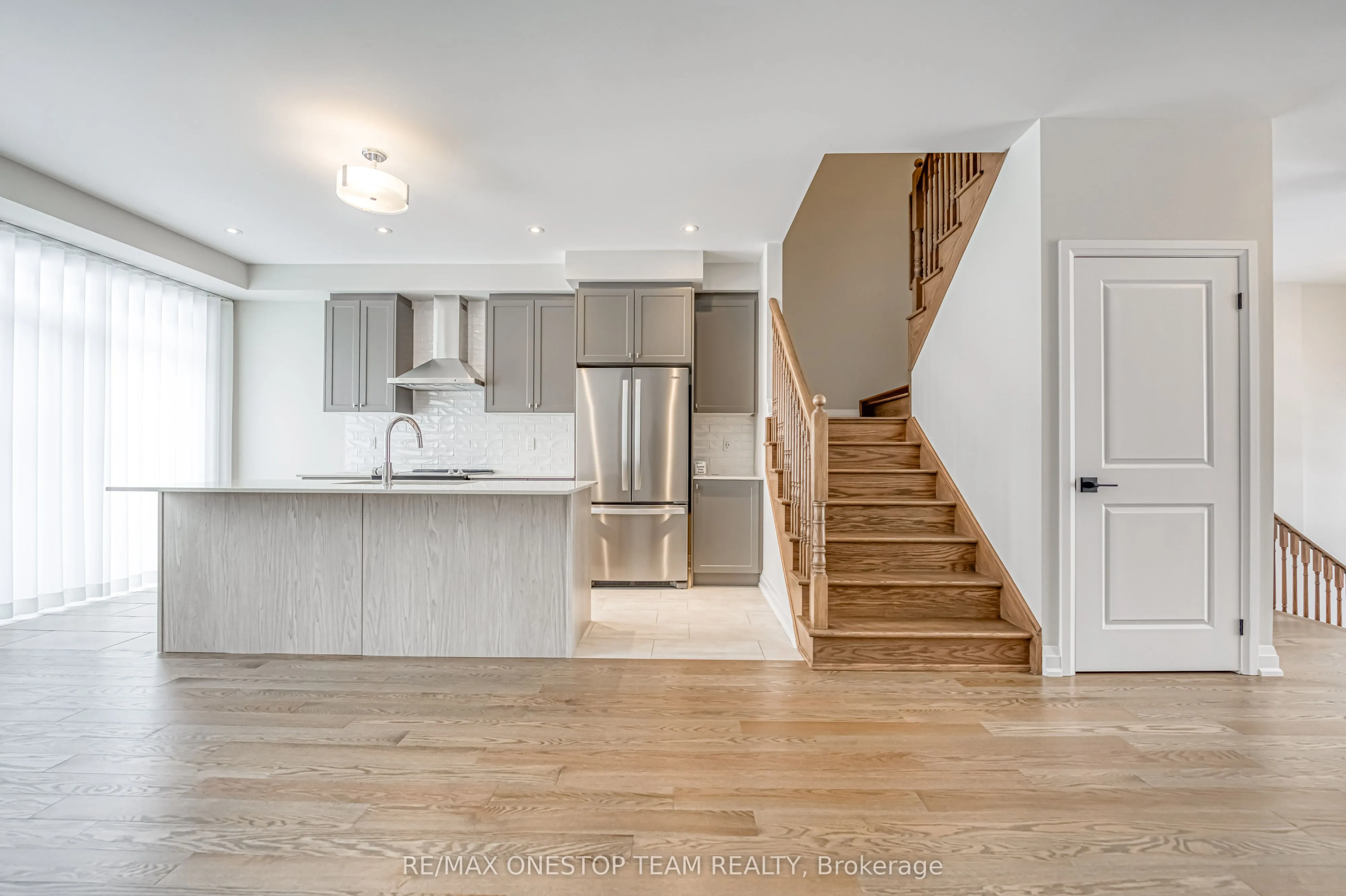 2833 Albatross Way