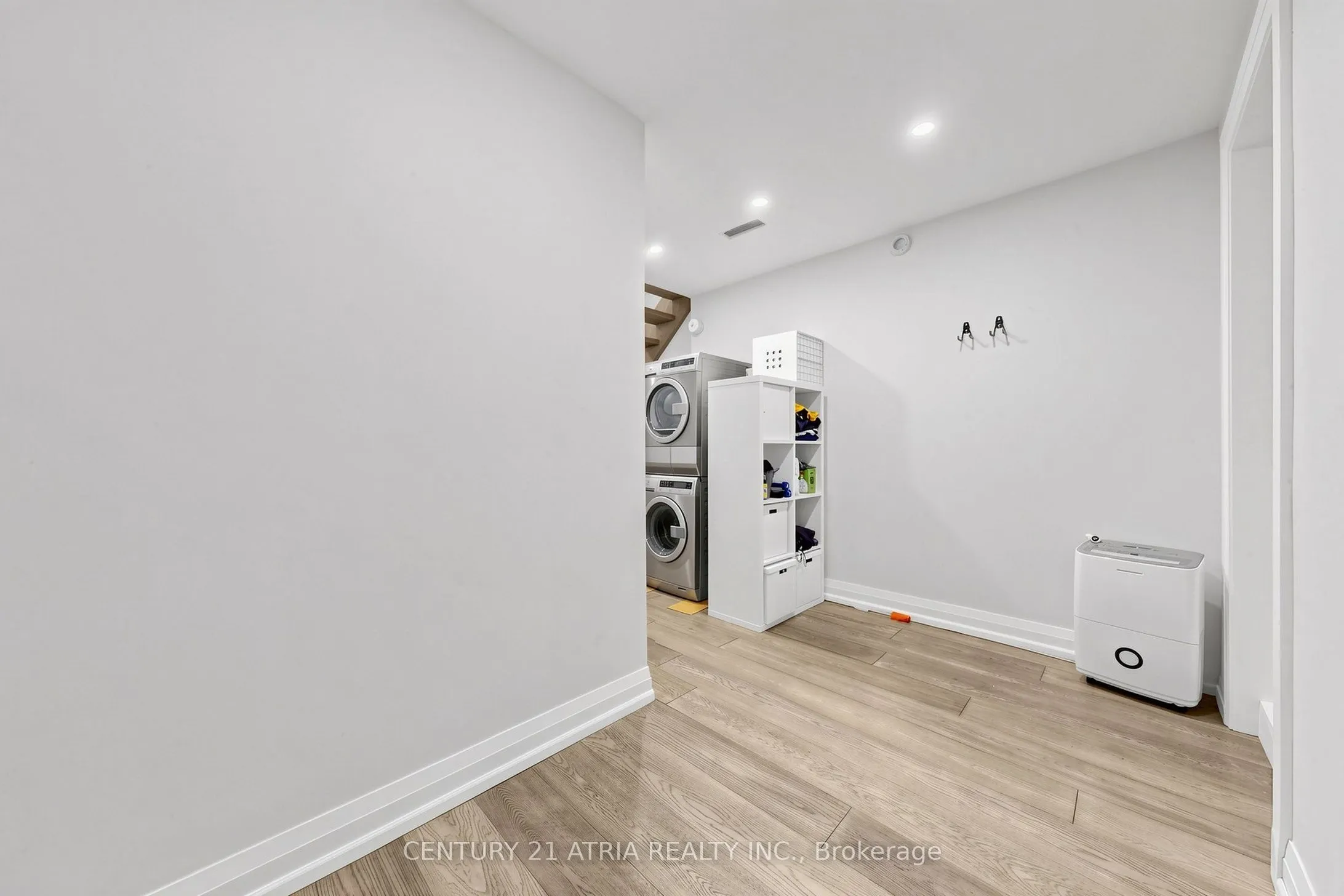 5 Bertmount Avenue
