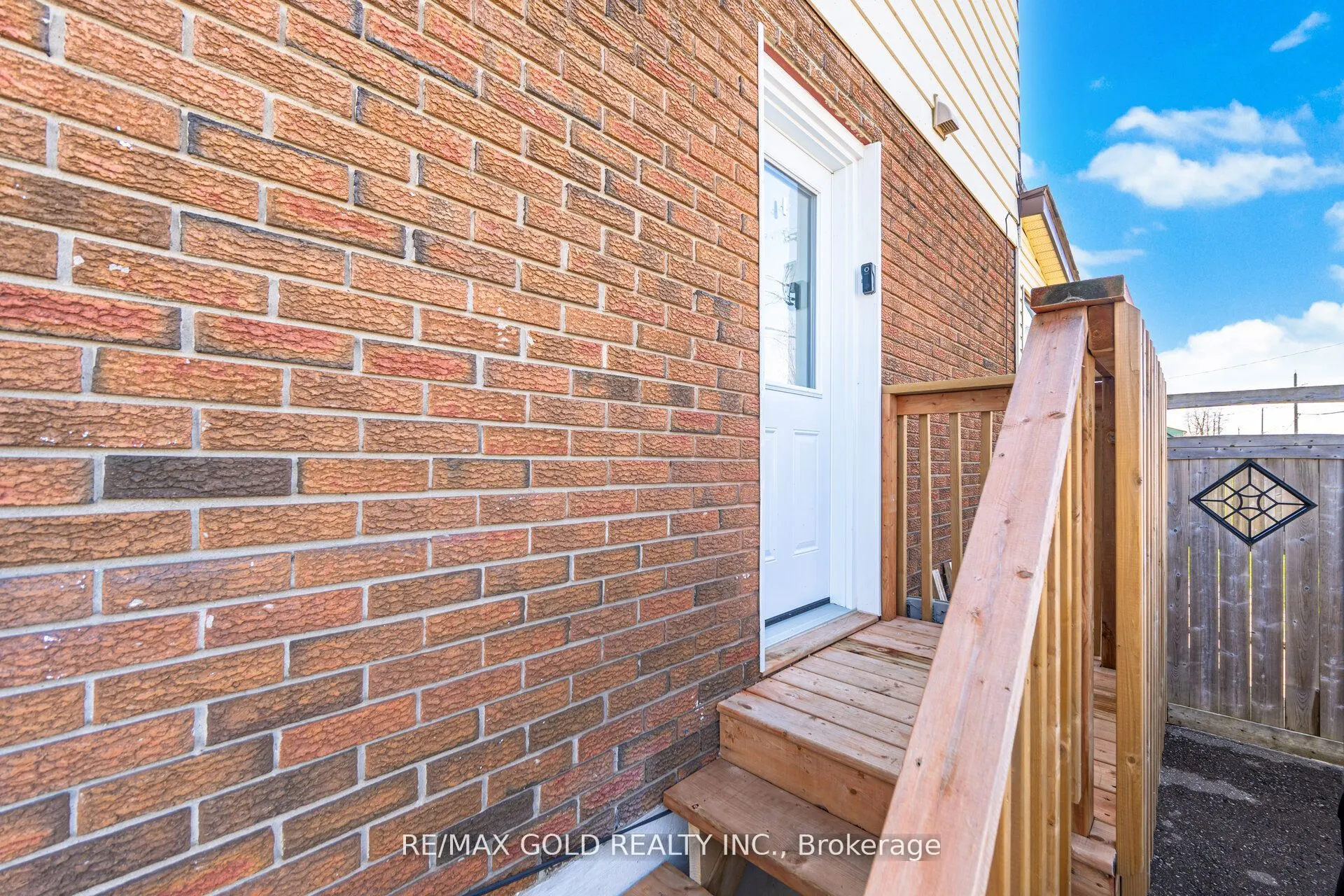 784 Douglas Street