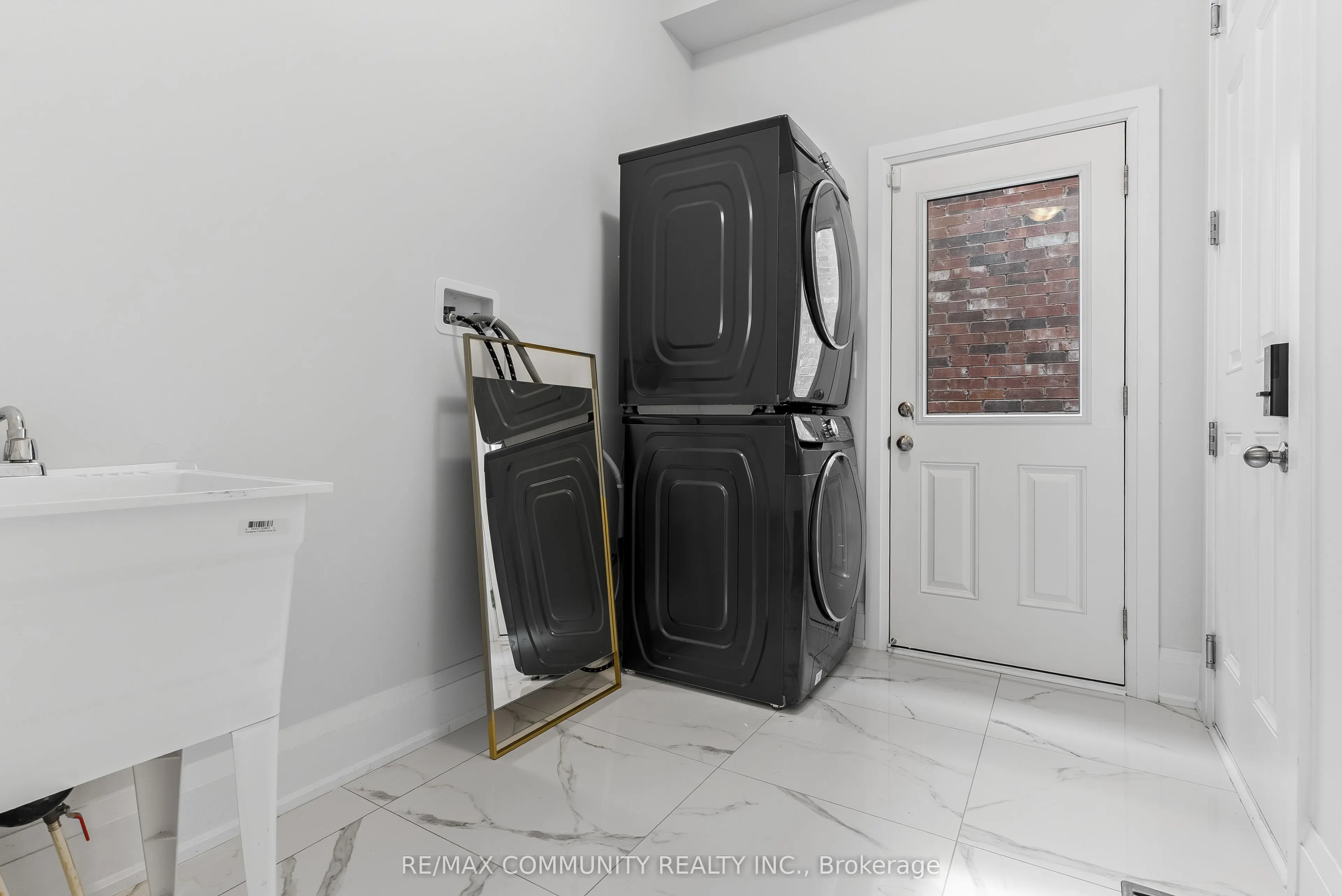2511 Florentine Place