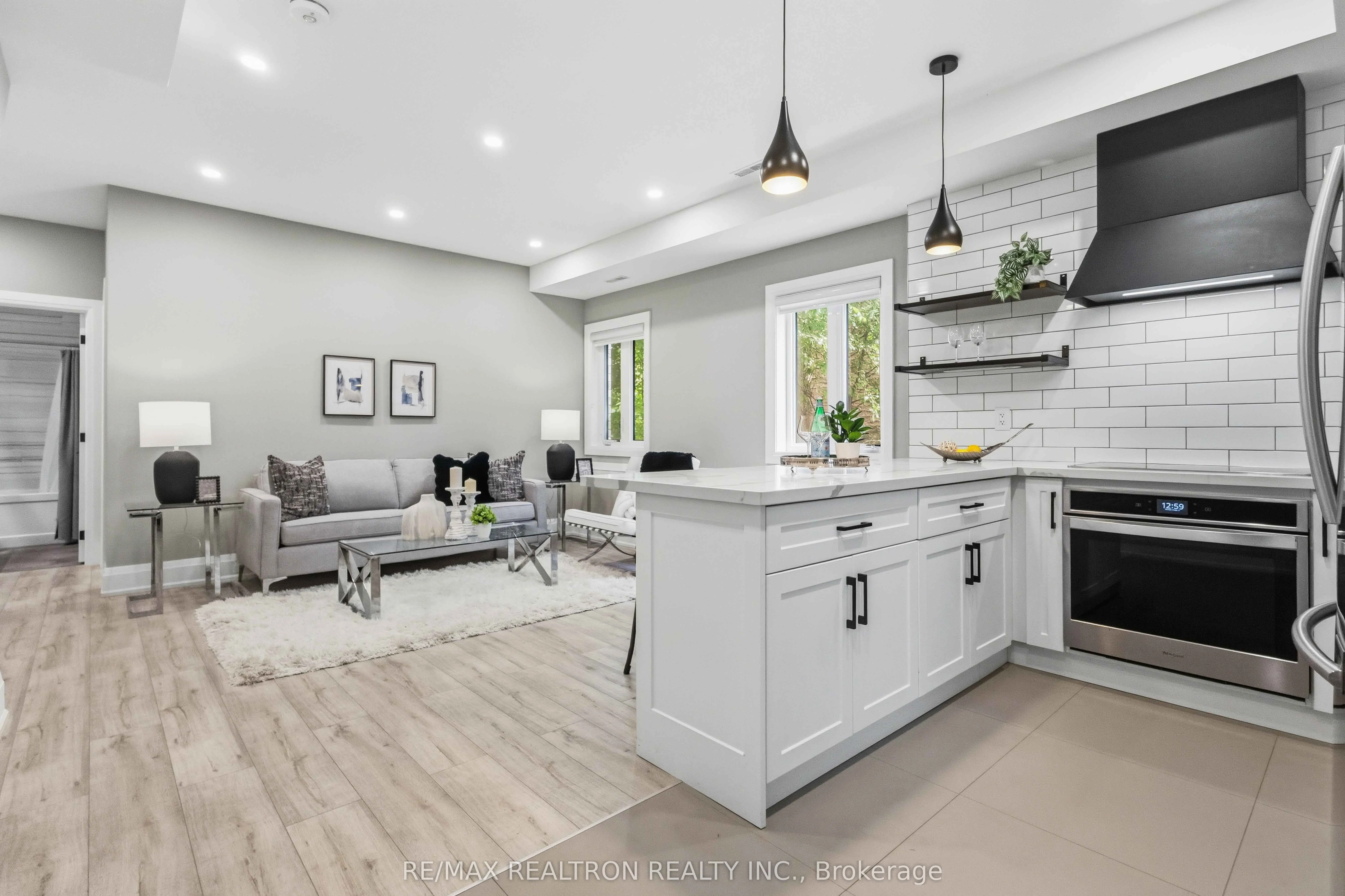 809 Fairview Avenue